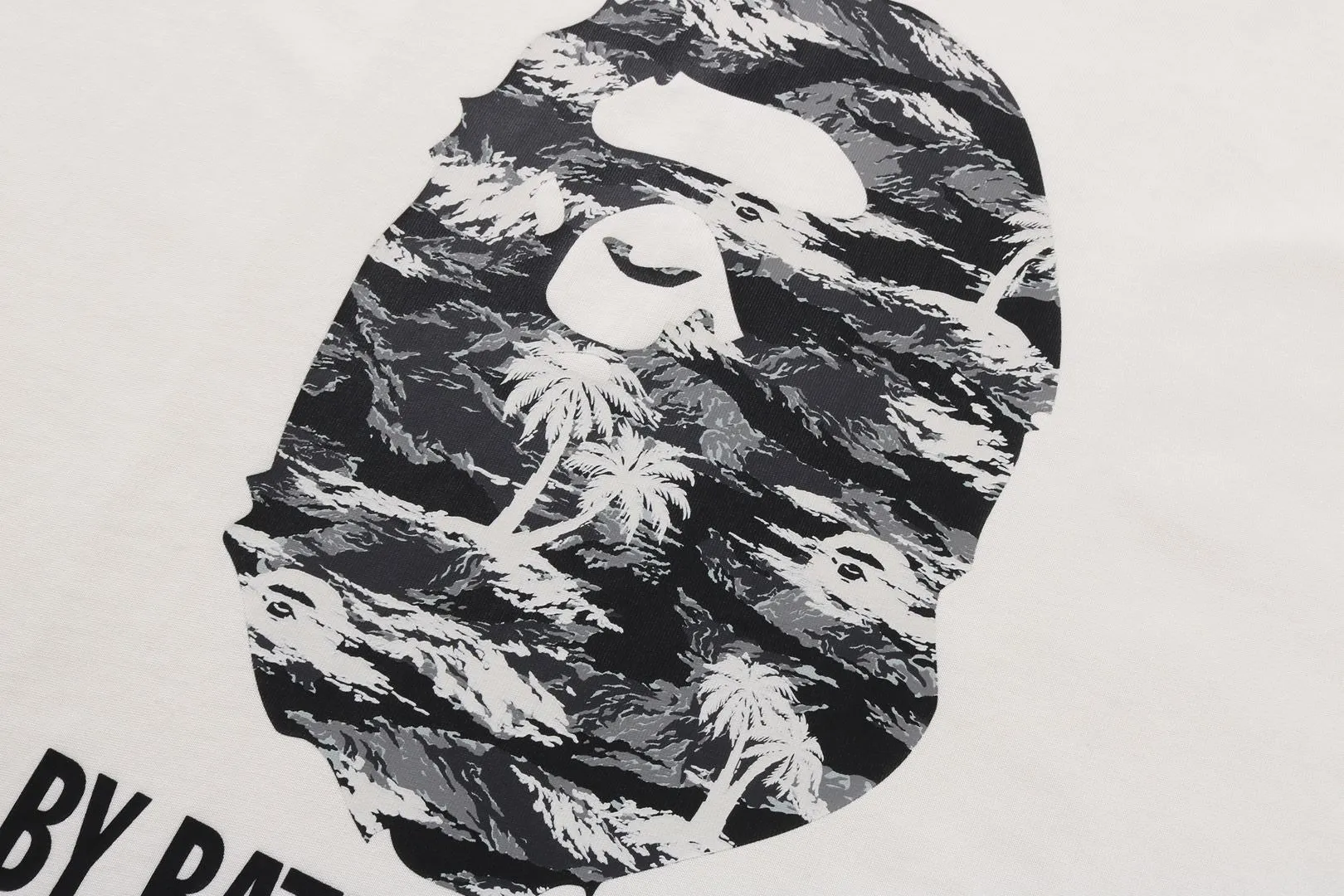 PALM TREE CAMO BY BATHING APE RELAXED FIT TEE sold by Bape product image thumbnail 2