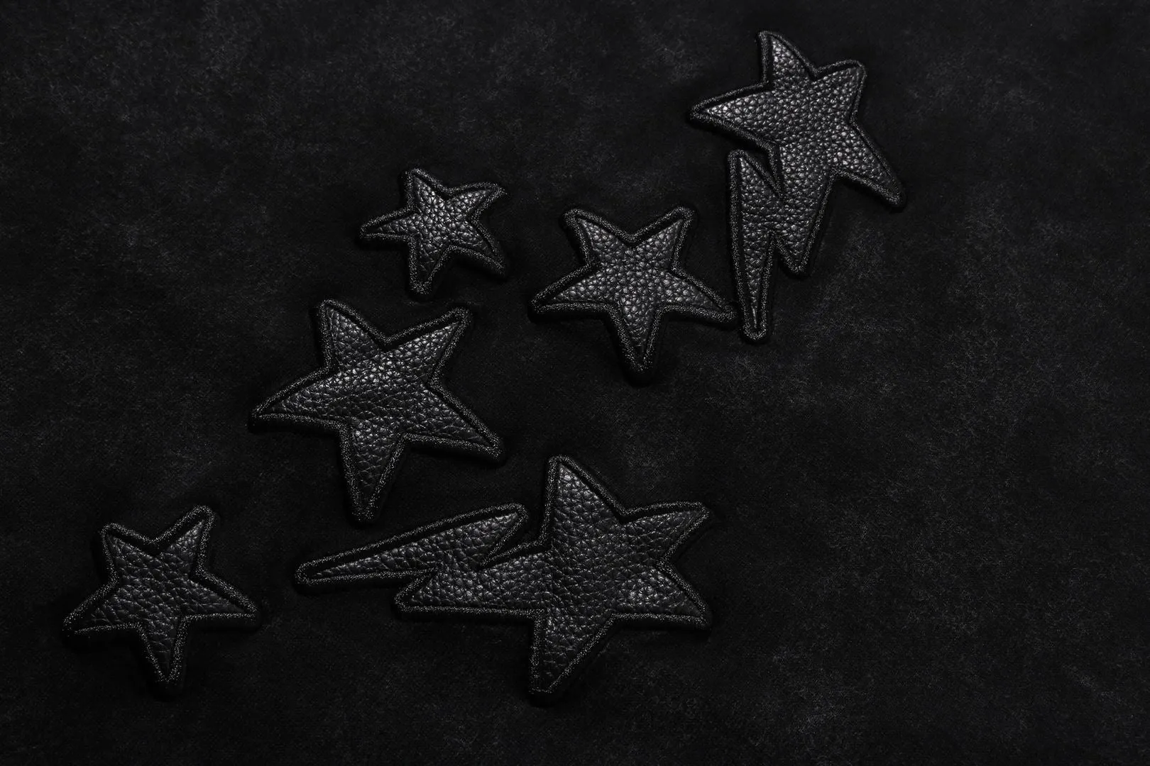 【 BAPE X MMJ 】LEATHER STA PATCH SKULL RELAXED FIT TEE 16TH sold by Bape product image thumbnail 3