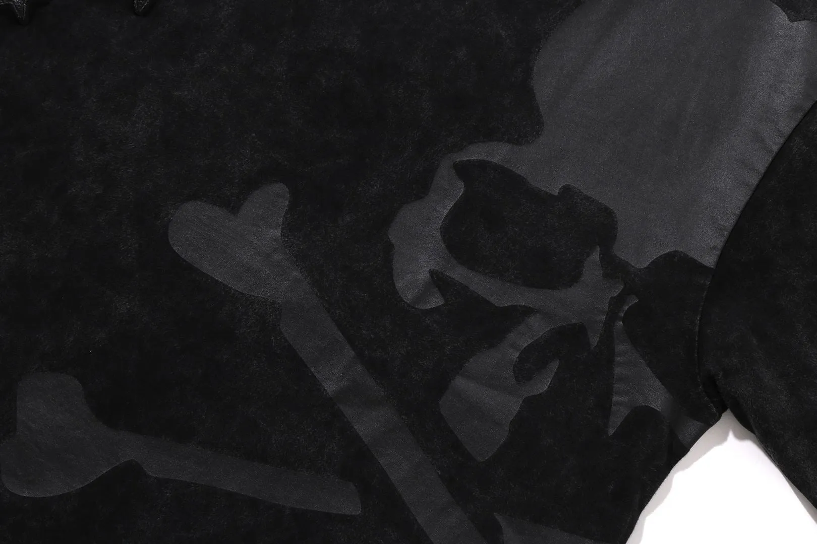 【 BAPE X MMJ 】LEATHER STA PATCH SKULL RELAXED FIT TEE 16TH sold by Bape product image thumbnail 4