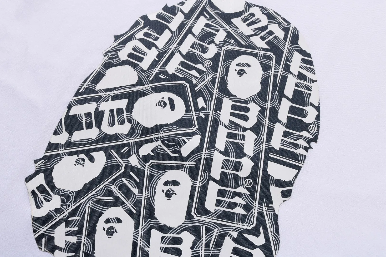 JAPANESE CLOUD CAMO LABEL TEE sold by Bape product image thumbnail 3