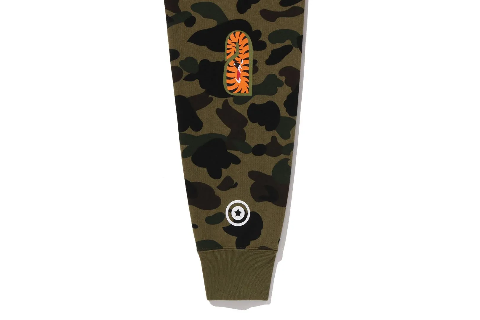 1ST CAMO SHARK CREWNECK SWEATSHIRT sold by Bape product image thumbnail 5