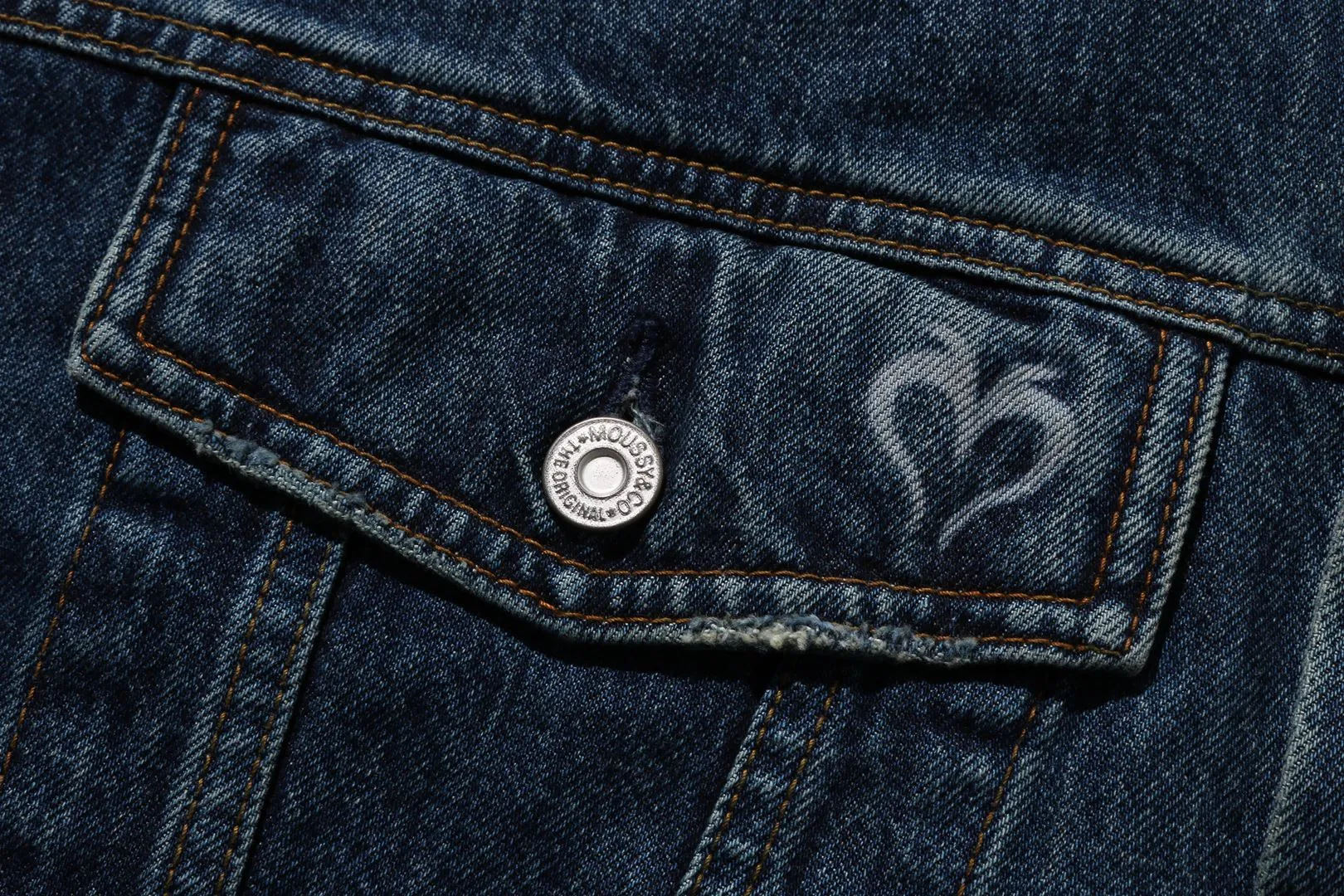 【 BAPE X MOUSSY 】OVER DENIM JACKET sold by Bape product image thumbnail 4