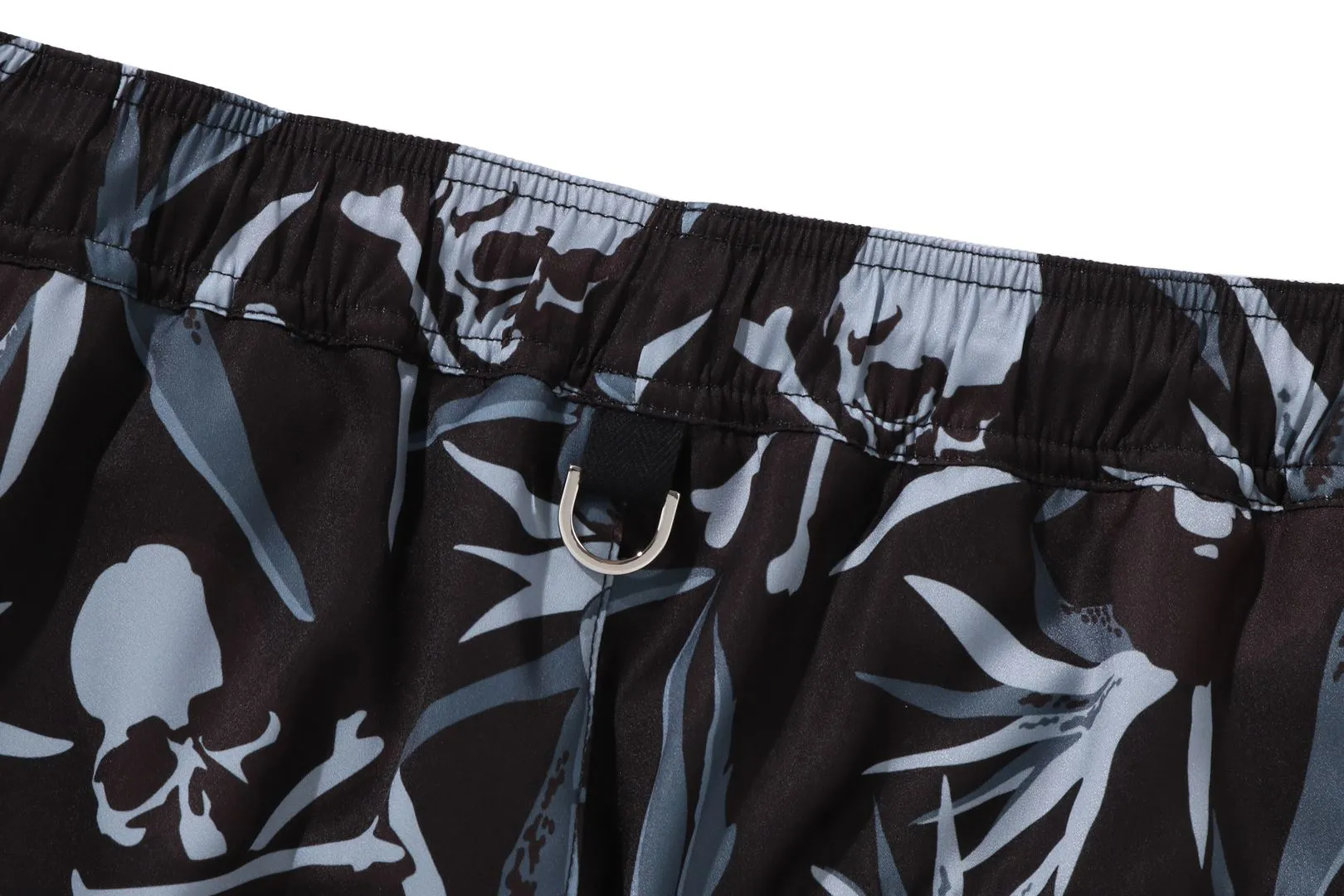 【 BAPE X MMJ 】TROPICAL SKULL CAMO RELAXED FIT SHORTS 16TH sold by Bape product image thumbnail 5
