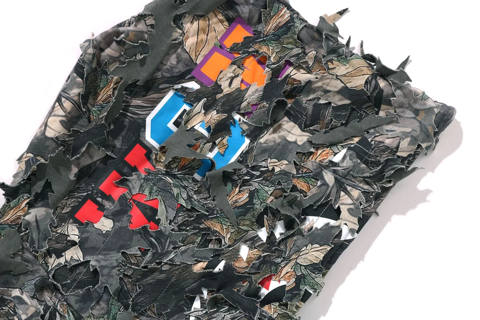 TREE EDGE CAMO LASER CUT CROPPED SHARK FULL ZIP HOODIE sold by Bape product image thumbnail 4