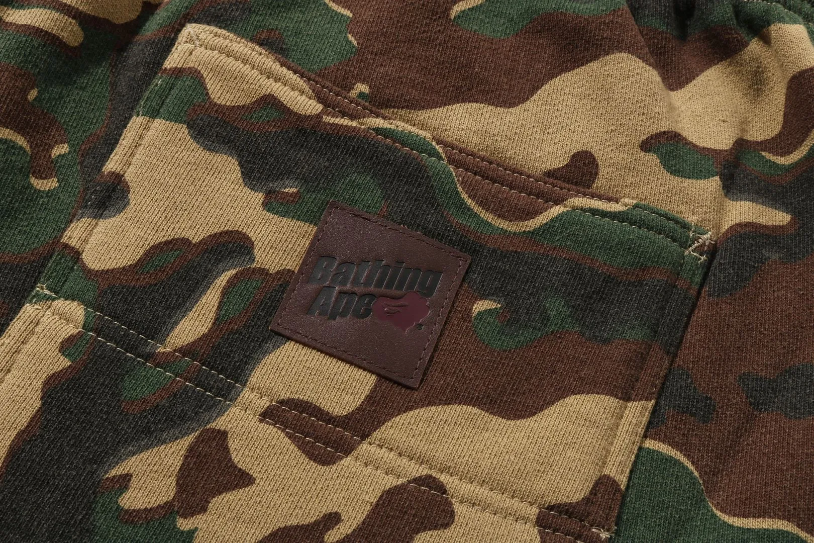 GLITCH WOODLAND CAMO DOUBLE KNEE RELAXED FIT SWEAT SHORTS sold by Bape product image thumbnail 3