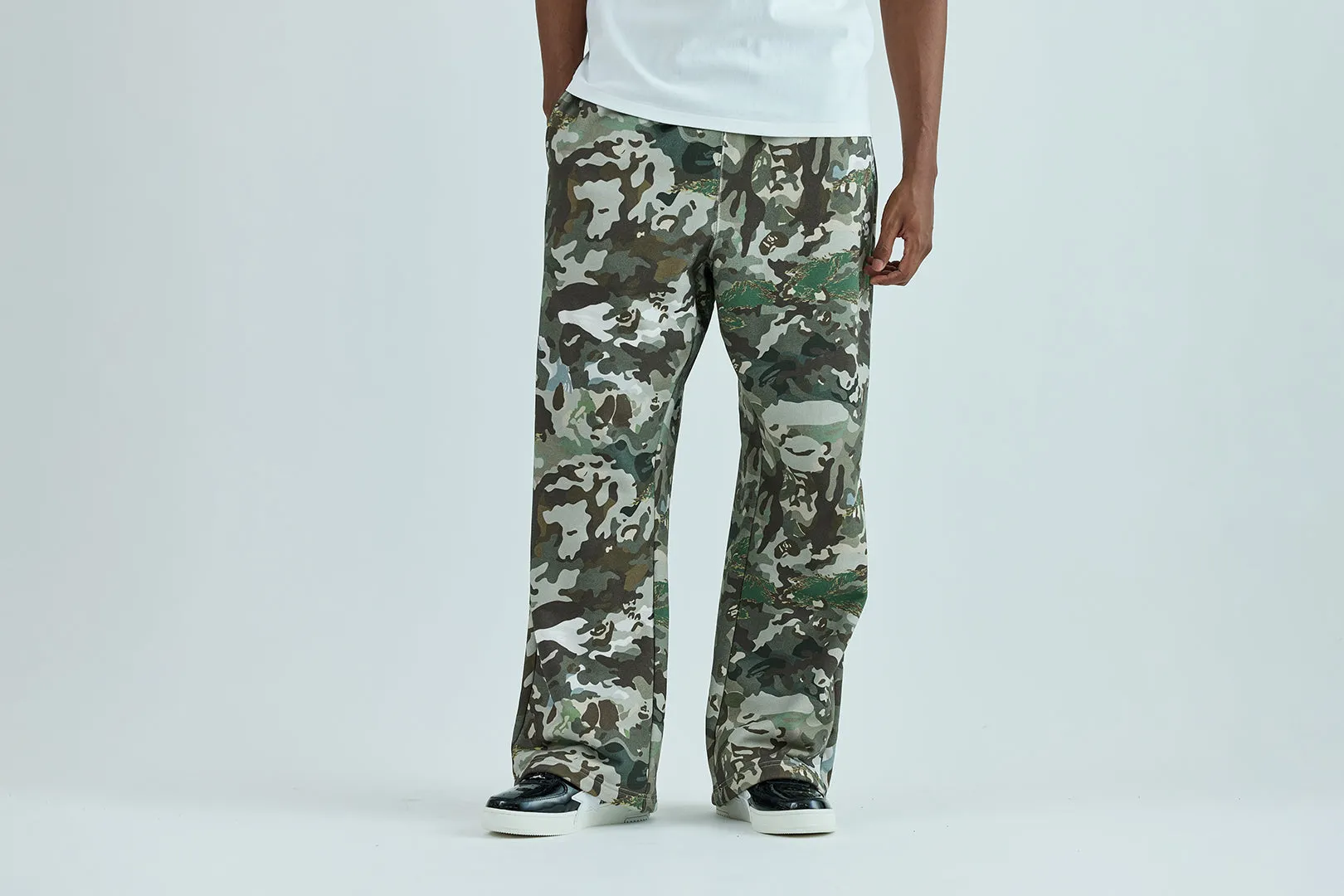 HYBRID CAMO APE FACE LOGO RELAXED FIT SWEATPANTS sold by Bape product image thumbnail 2