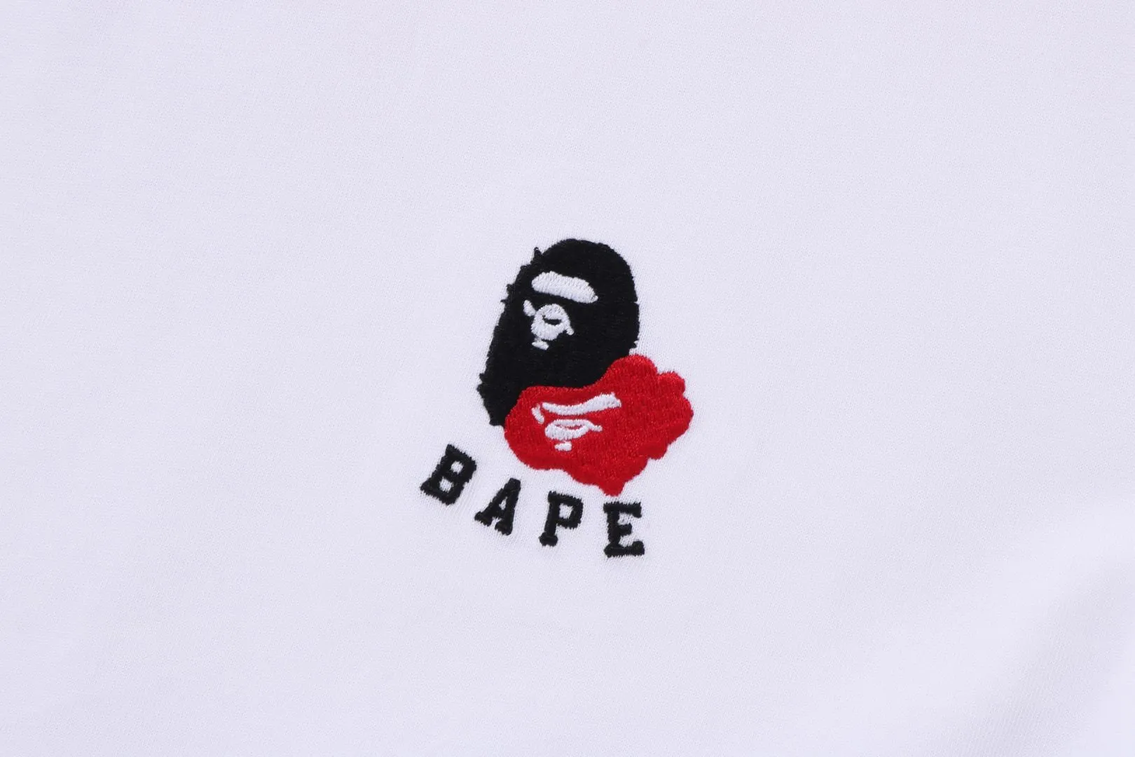 APE HEAD 2 POINT RELAXED FIT TEE sold by Bape product image thumbnail 4