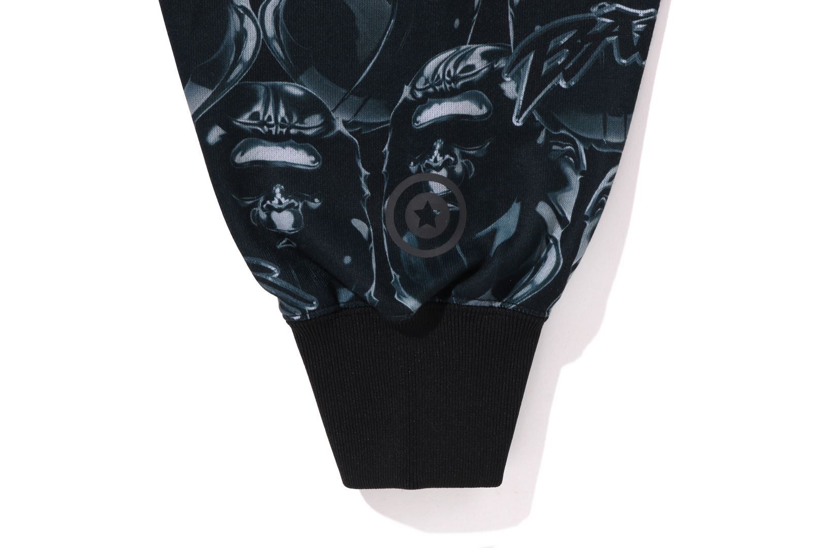 APE HEAD GRAFFITI SHARK FULL ZIP HOODIE sold by Bape product image thumbnail 4