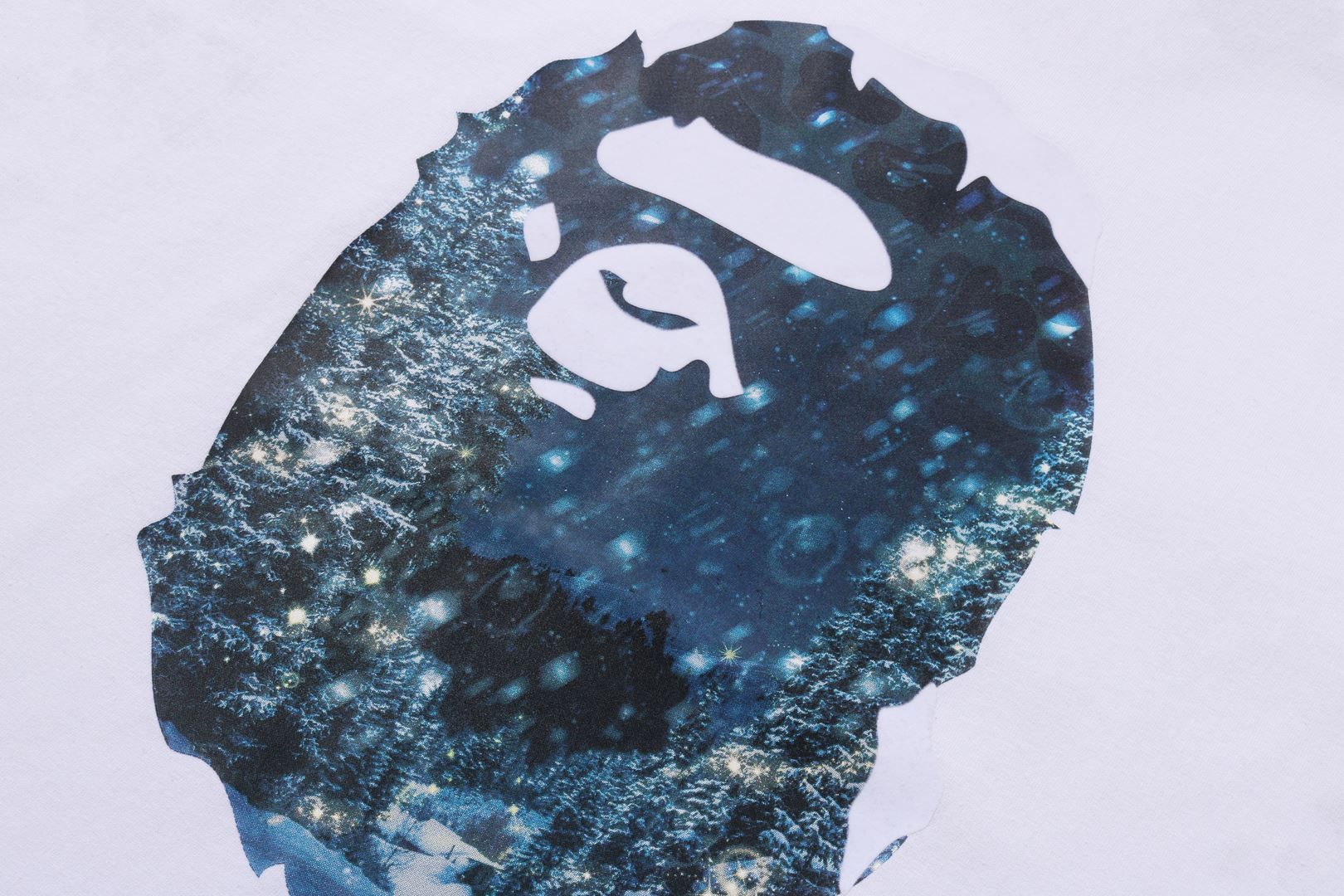 CHRISTMAS PHOTO APE HEAD TEE sold by Bape product image thumbnail 5