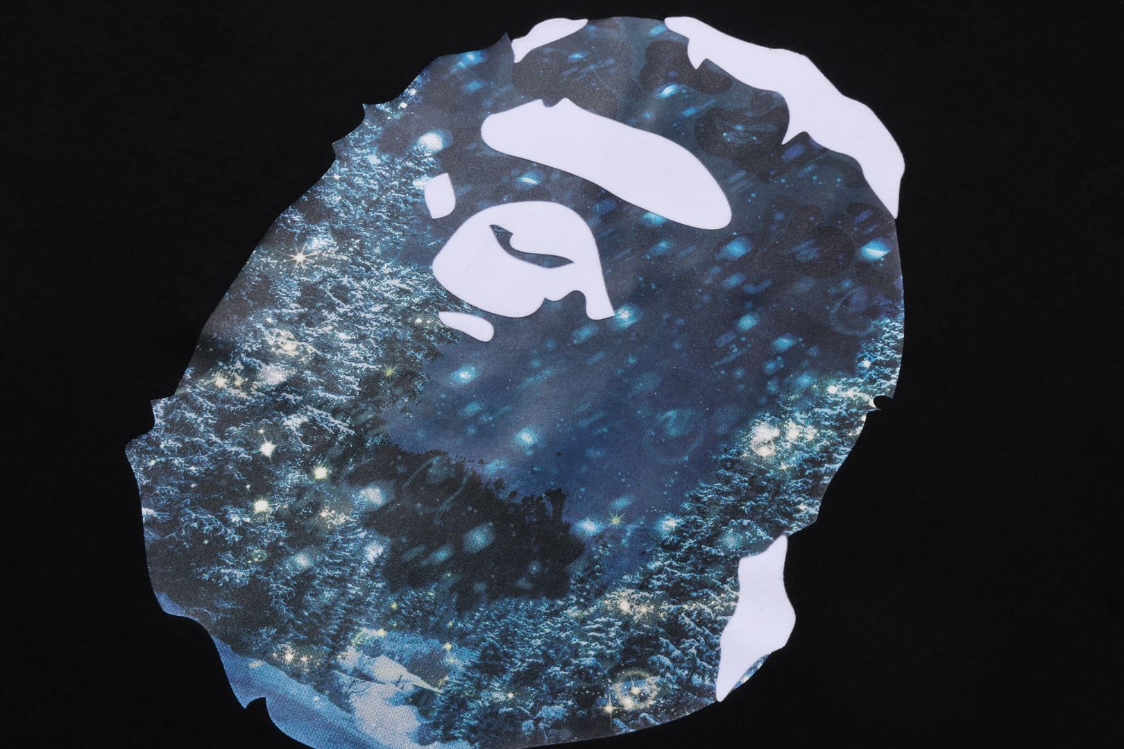 CHRISTMAS PHOTO APE HEAD TEE sold by Bape product image thumbnail 2