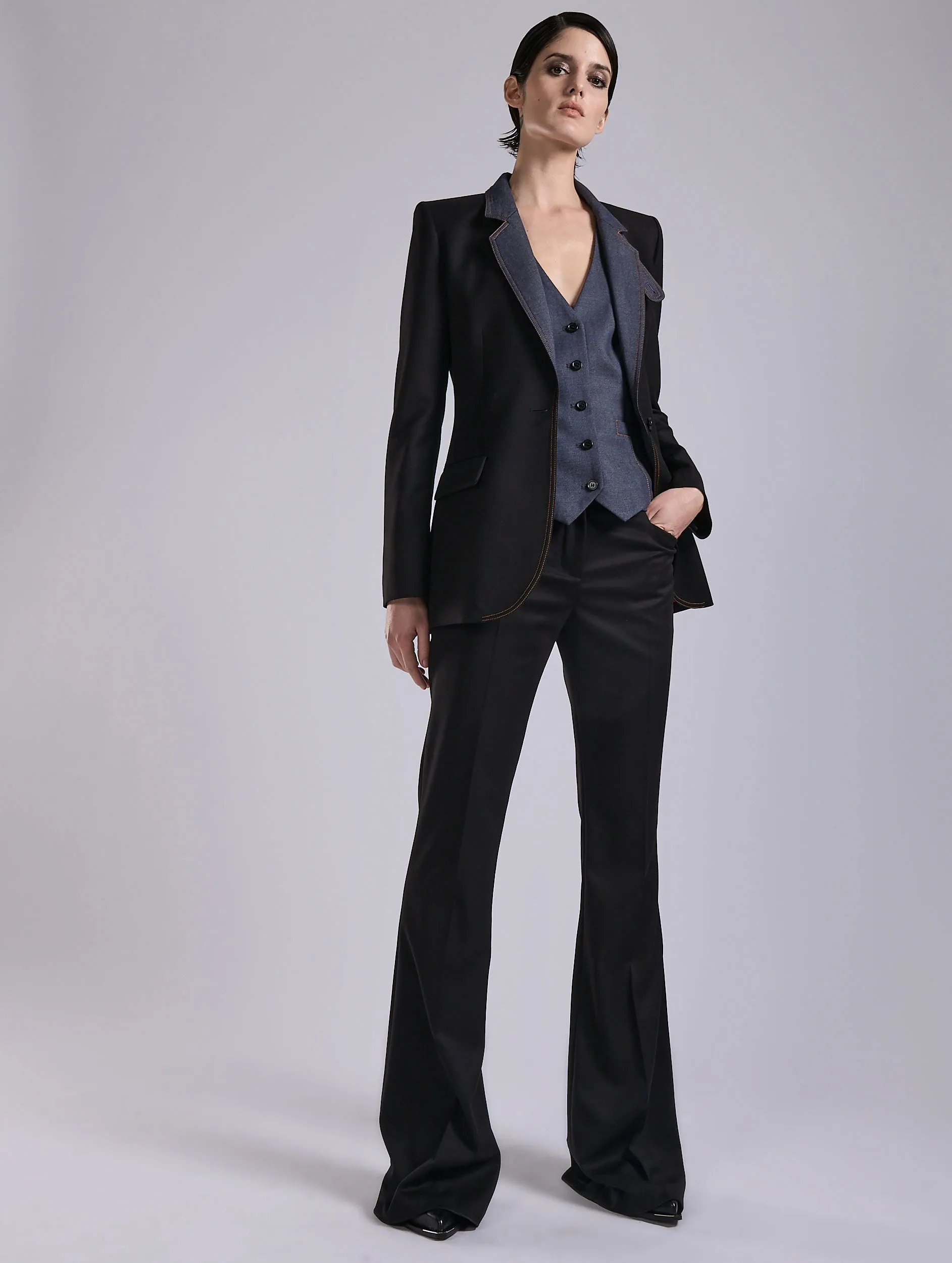 Veste bimatière en sergé stretch noire sold by Barbara Bui