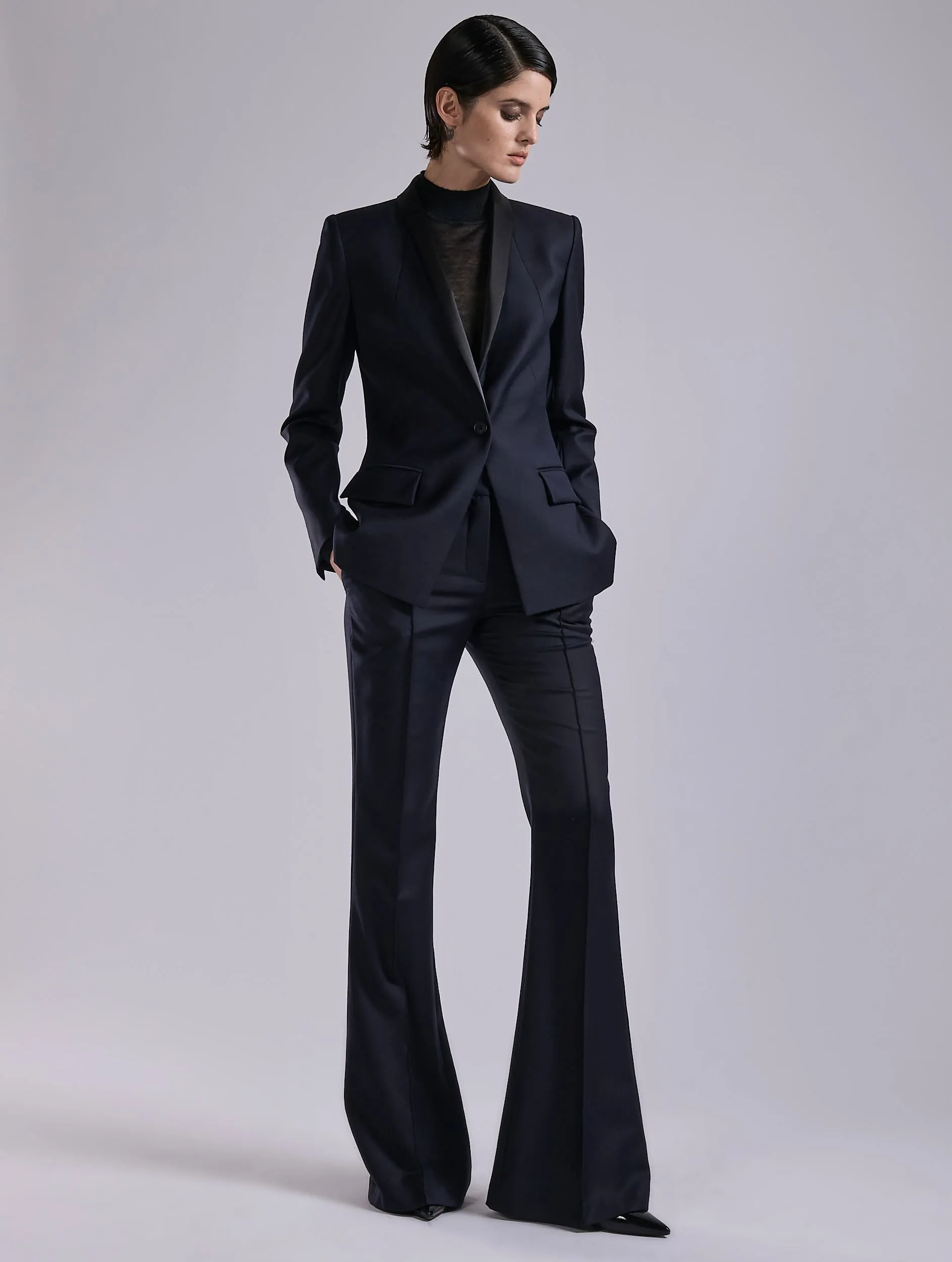 Veste à col satin en sergé laine cachemire marine sold by Barbara Bui