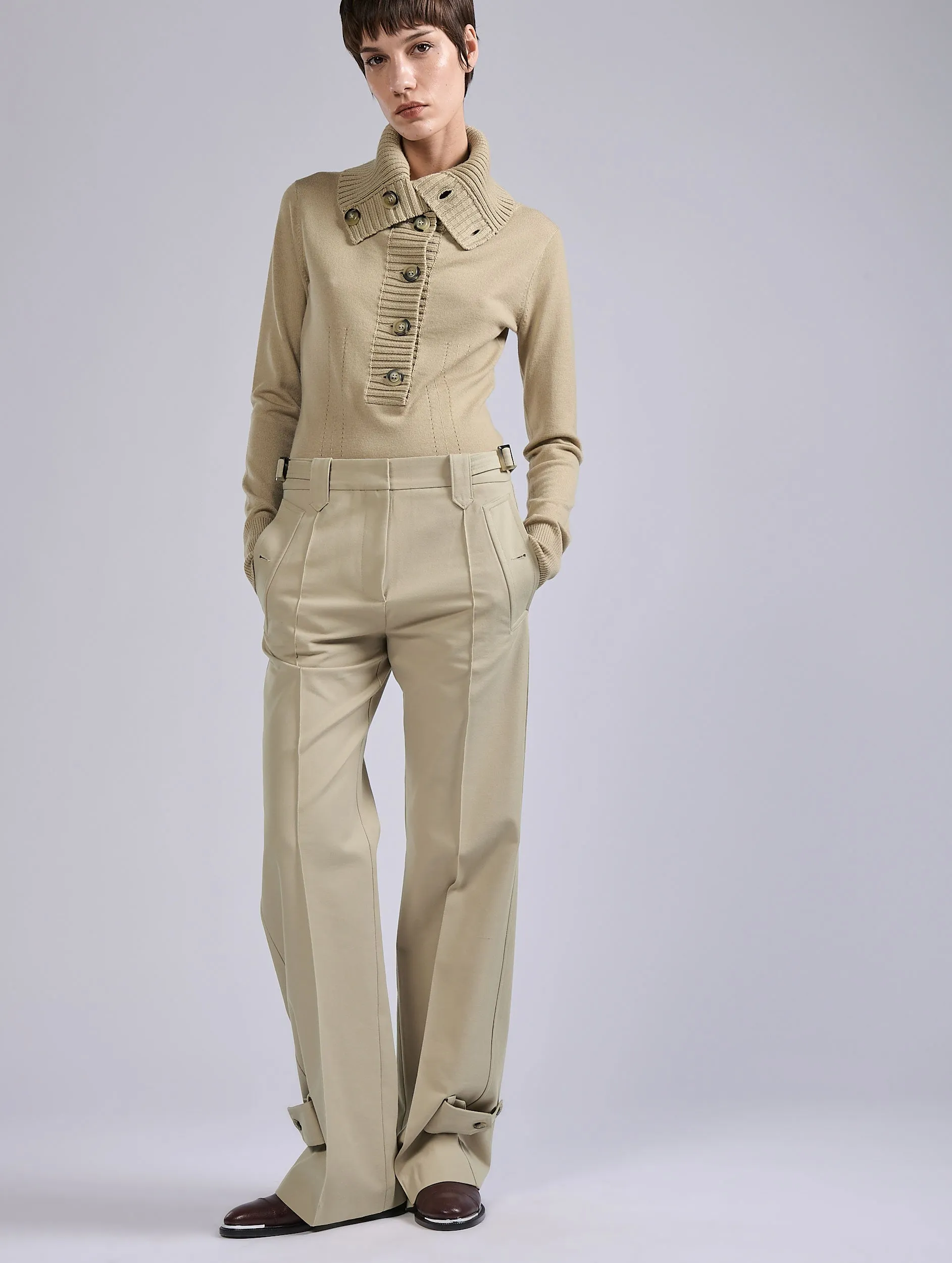 Pantalon en gabardine de coton et laine sable sold by Barbara Bui