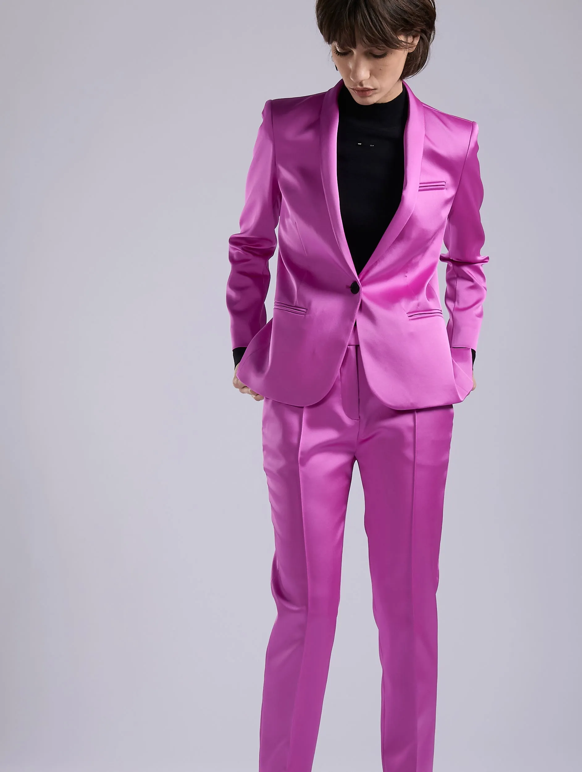 Veste cintrée en satin rose sold by Barbara Bui