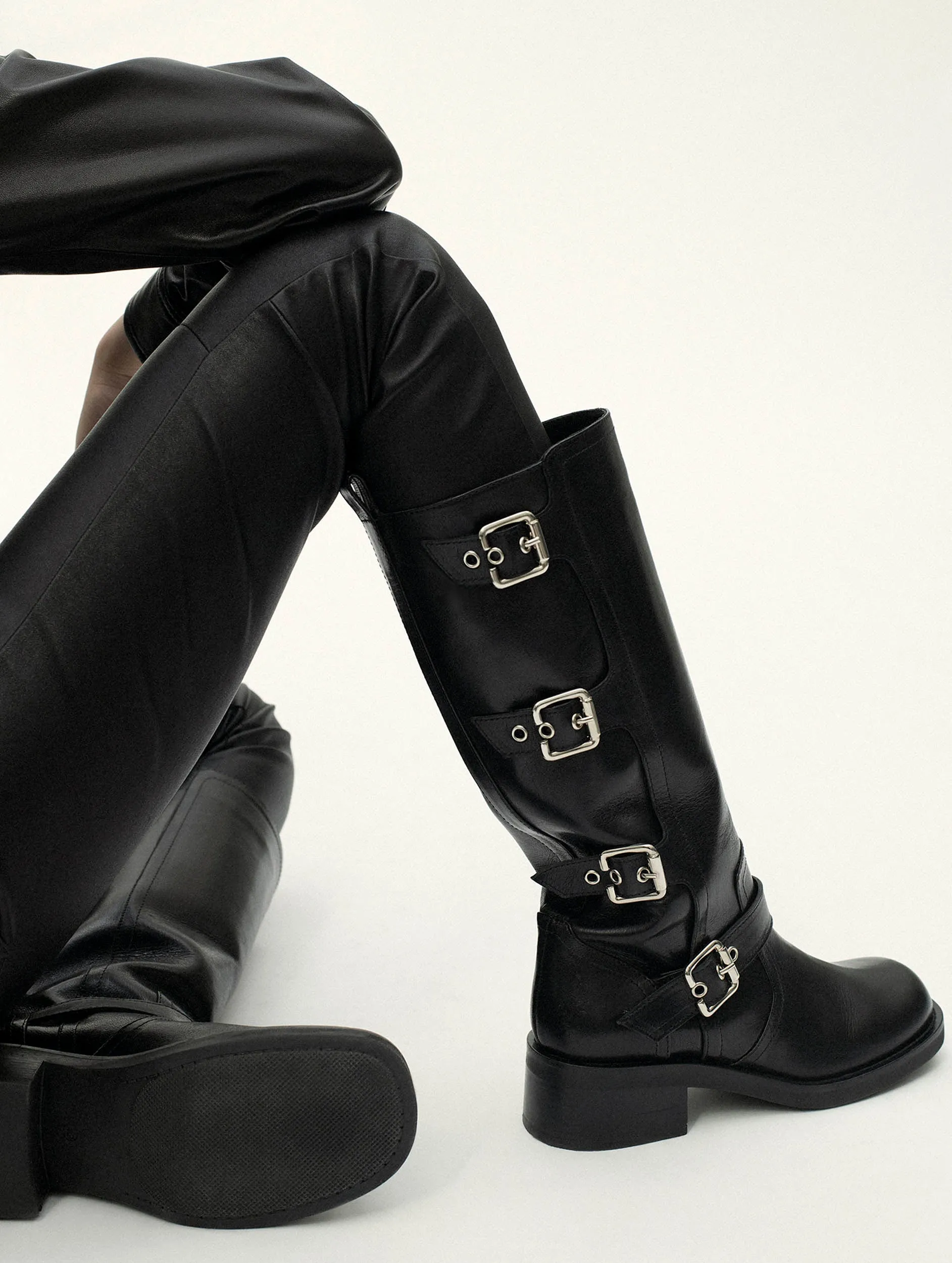 Bottes biker multiboucles en cuir noir sold by Barbara Bui product image thumbnail 4