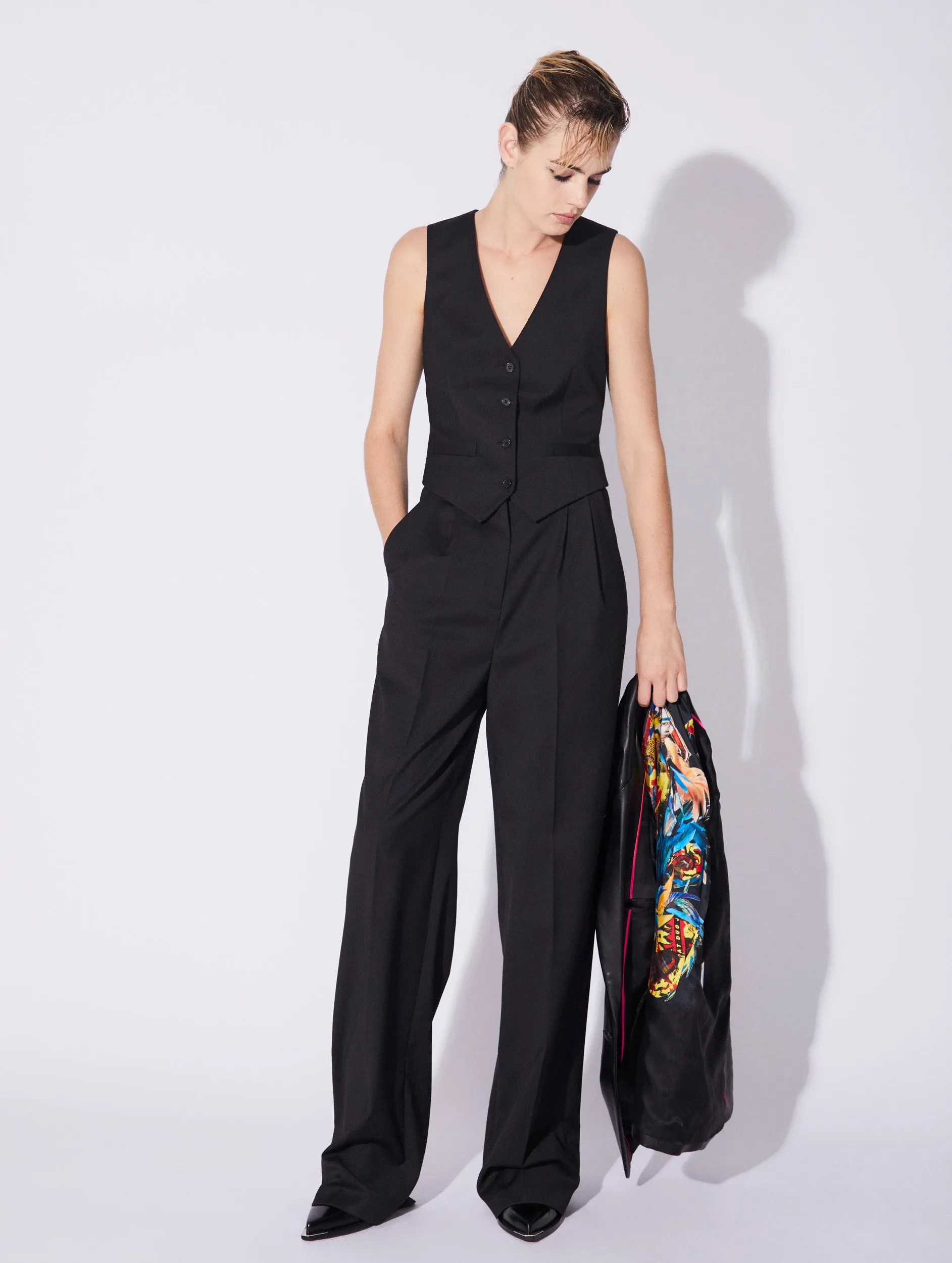 Veste sans manches en cuir d'agneau plongé noir sold by Barbara Bui product image thumbnail 4