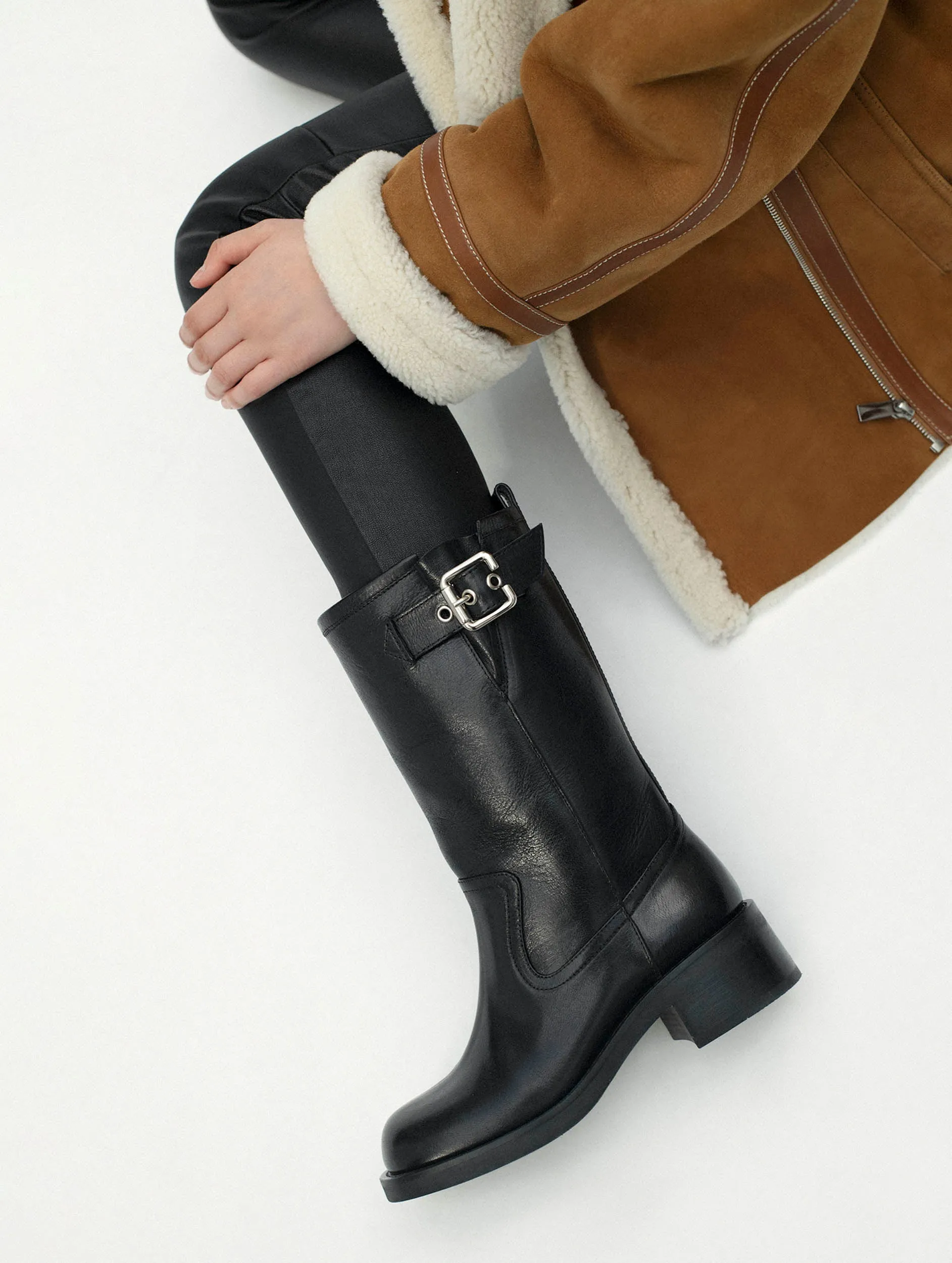 bottes courtes biker en cuir noir sold by Barbara Bui product image thumbnail 2
