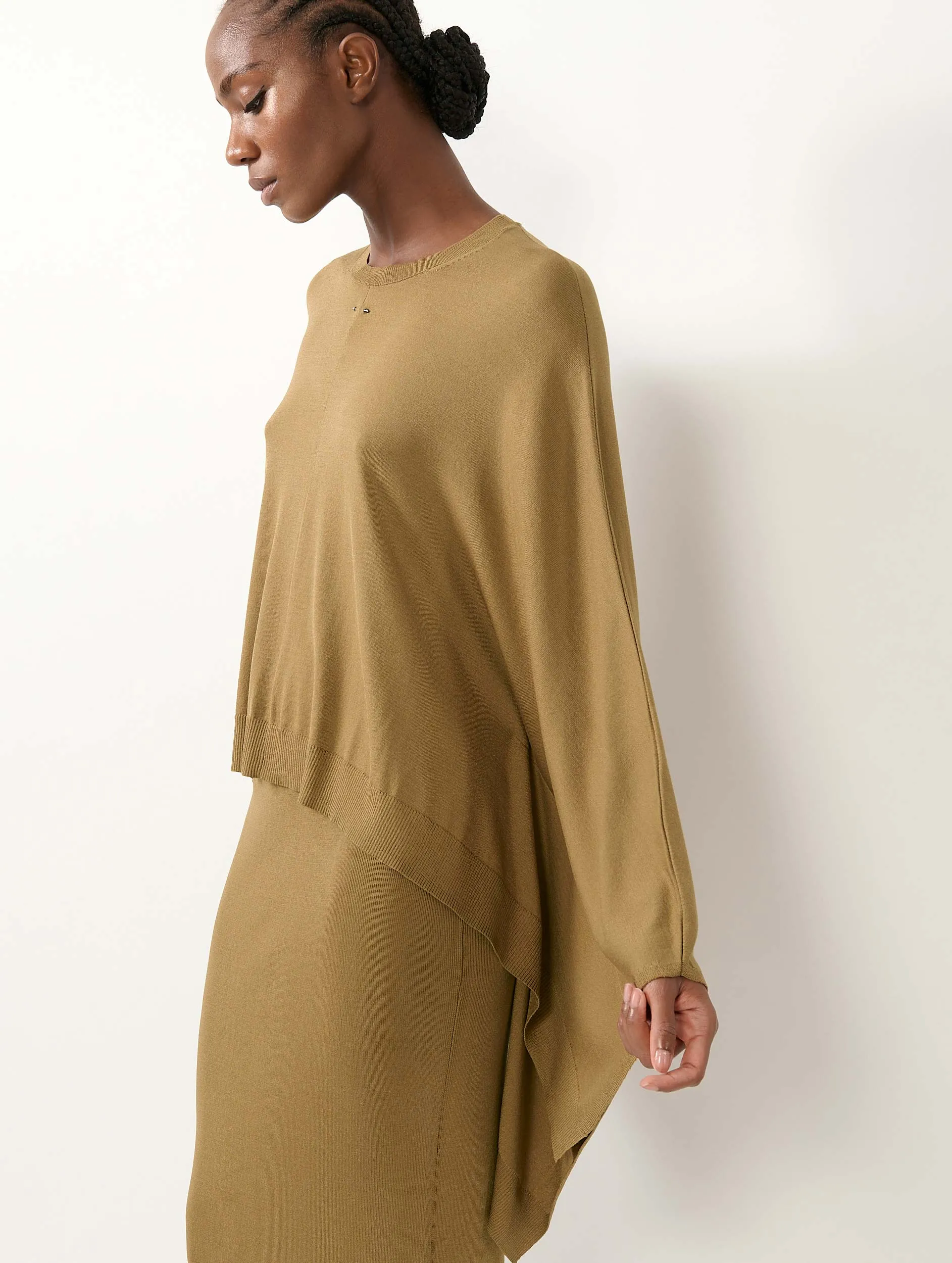 Pull cape en maille ocre sold by Barbara Bui