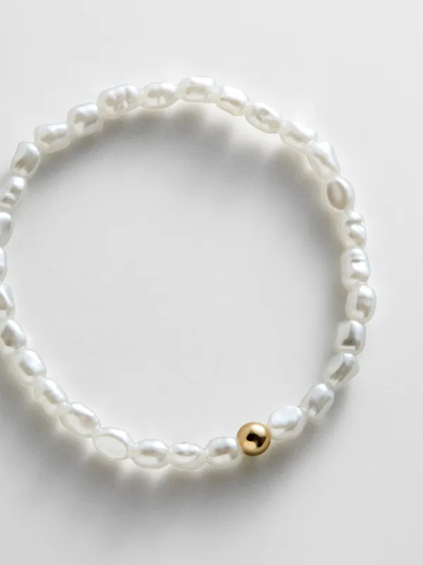 Ginnie Pearl Bracelet - Single Gold made by BaubleBar