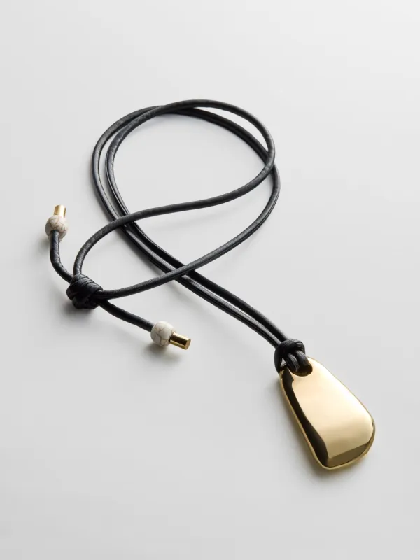 Tallulah Pendant Necklace - Gold made by BaubleBar