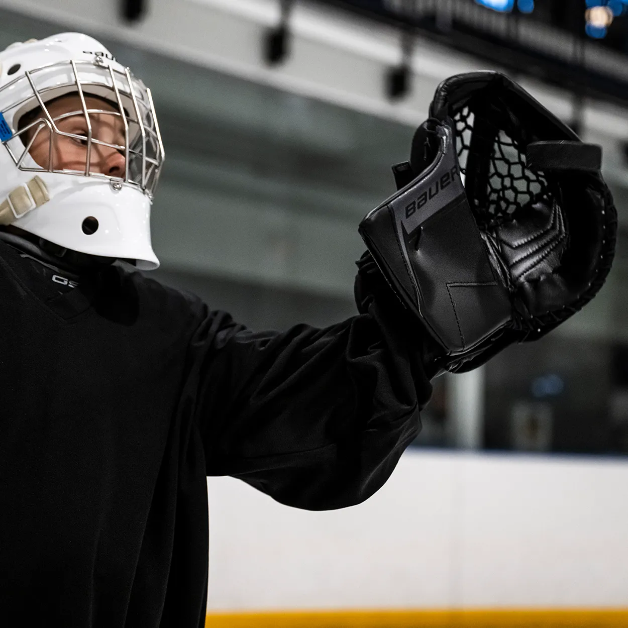 S25 BAUER SV-PRO CATCHER JUNIOR sold by Bauer product image thumbnail 2