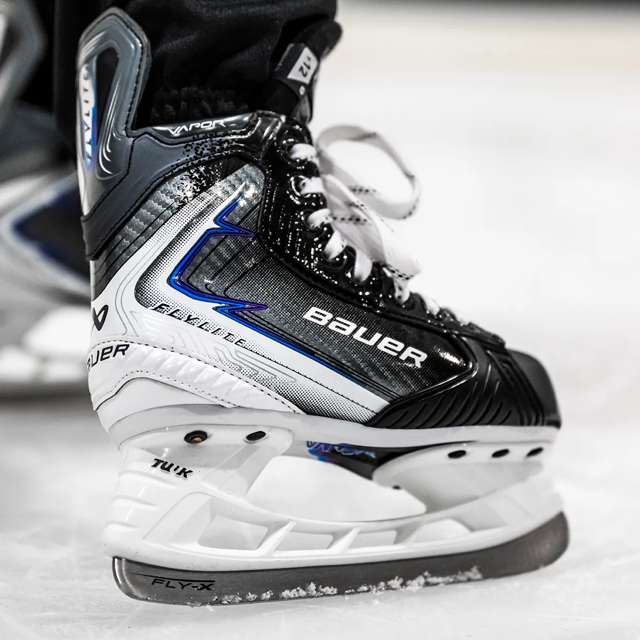 BAUER VAPOR FLYLITE SKATE YOUTH sold by Bauer product image thumbnail 3