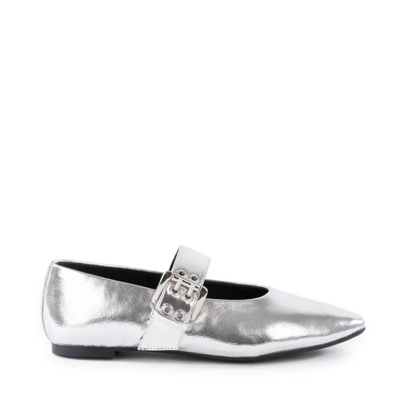 Spinning Around Flat sold by BC Footwear