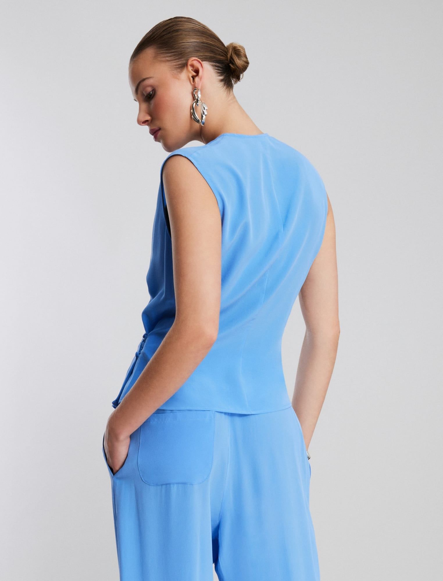 Corinne Plunging Silk Top sold by BCBGMaxAzria product image thumbnail 4