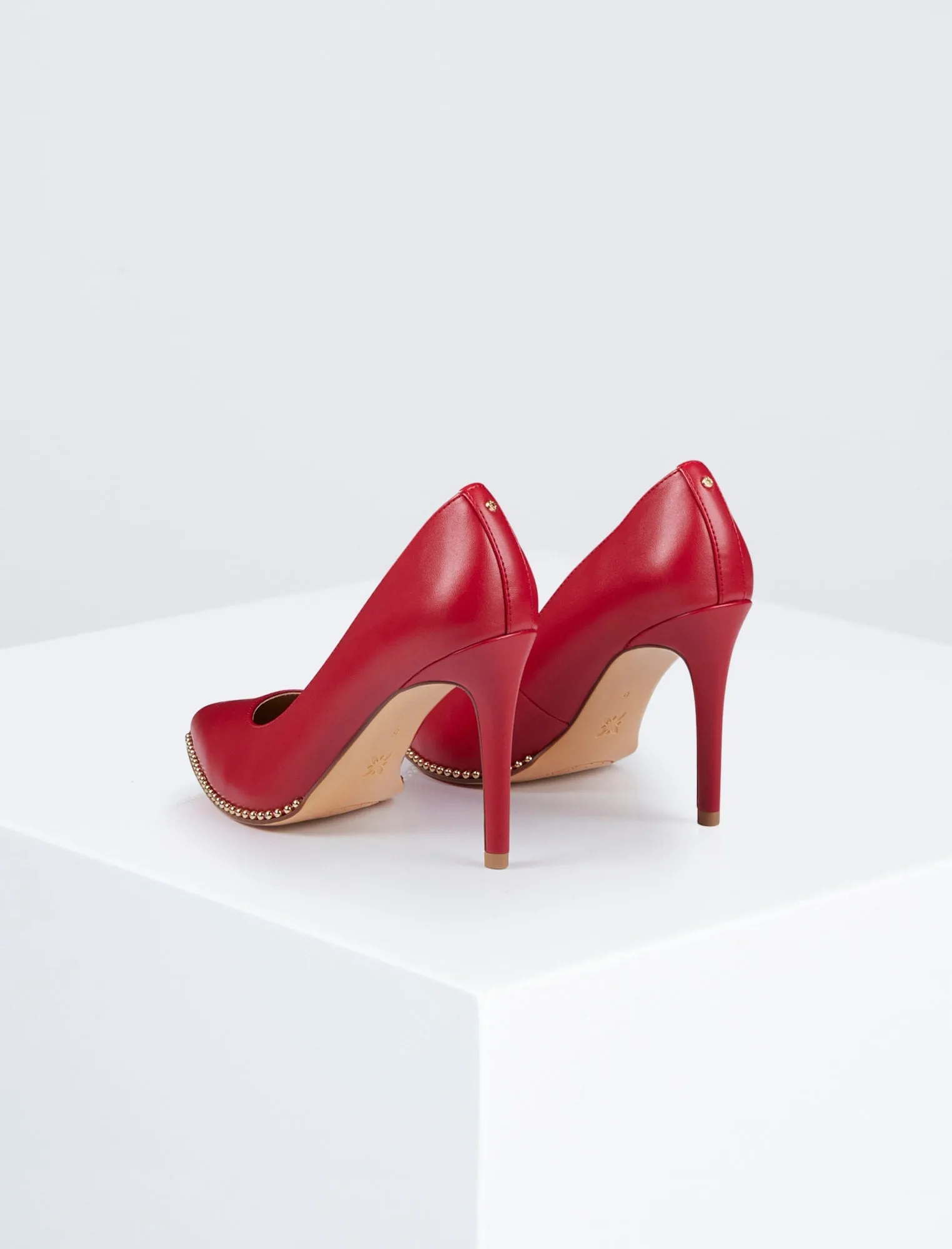 Hawti Pump Heel sold by BCBGMaxAzria product image thumbnail 3