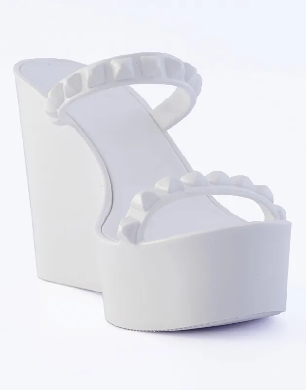 Tonino Wedge by Carmen Sol - White made by Beach Bunny