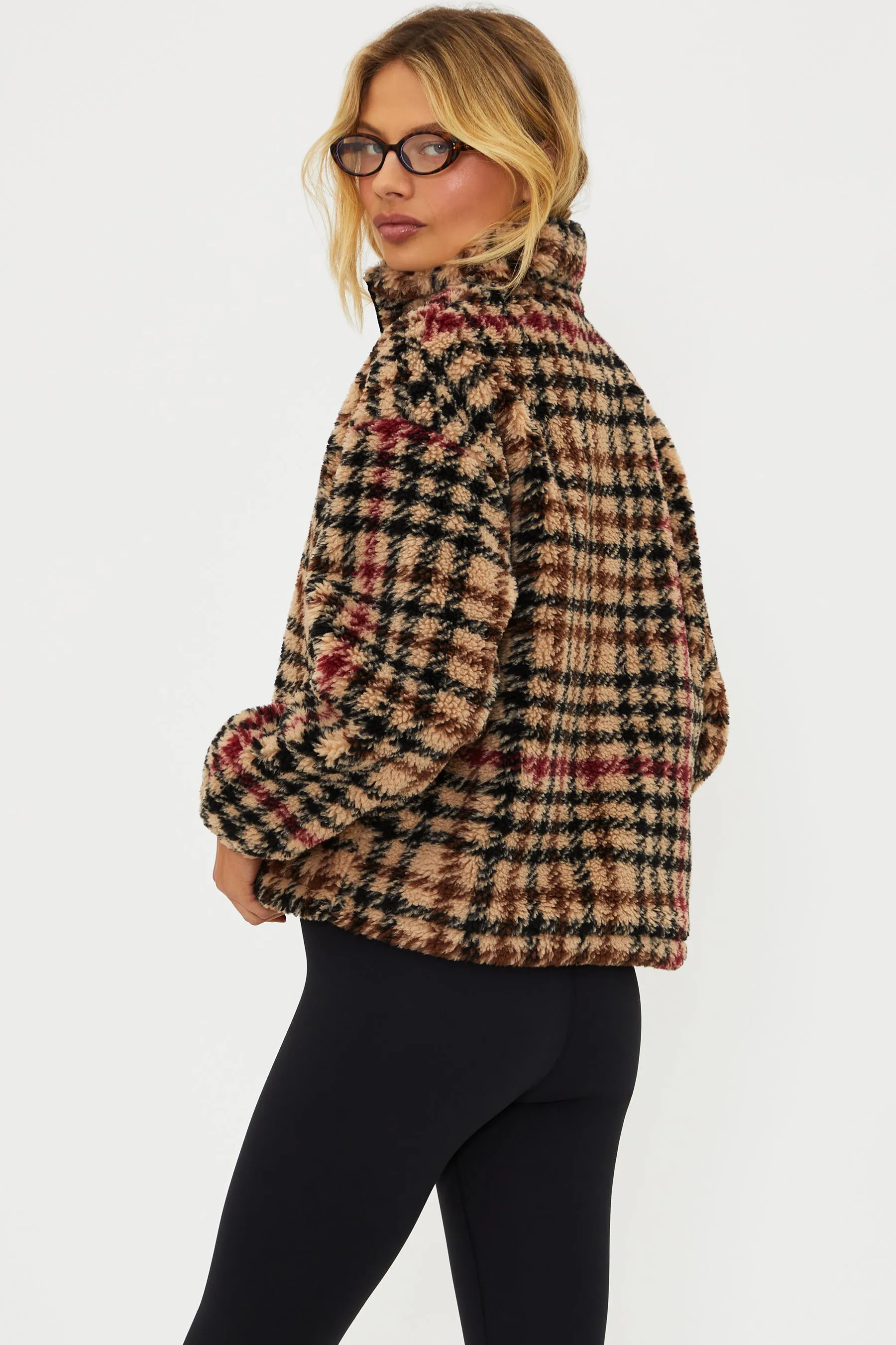 Leona Sherpa Midnight Houndstooth sold by Beach Riot product image thumbnail 4