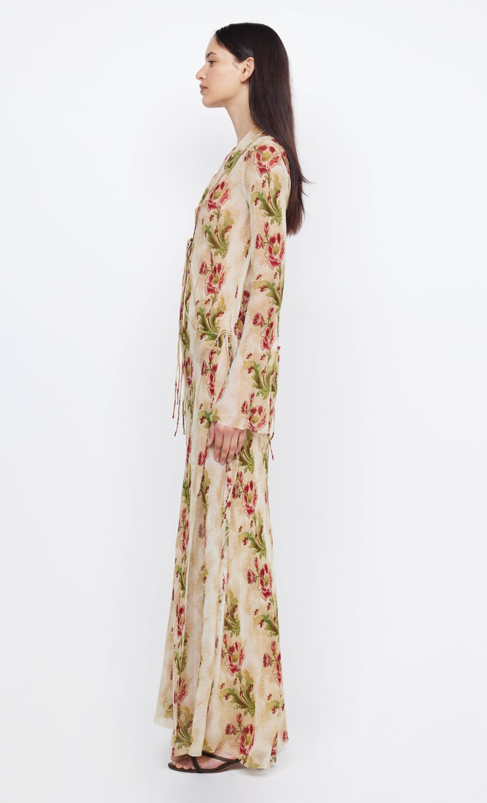 FLORIA LONG SLEEVE MAXI DRESS - GENEVIVE FLORAL sold by bec + bridge product image thumbnail 4