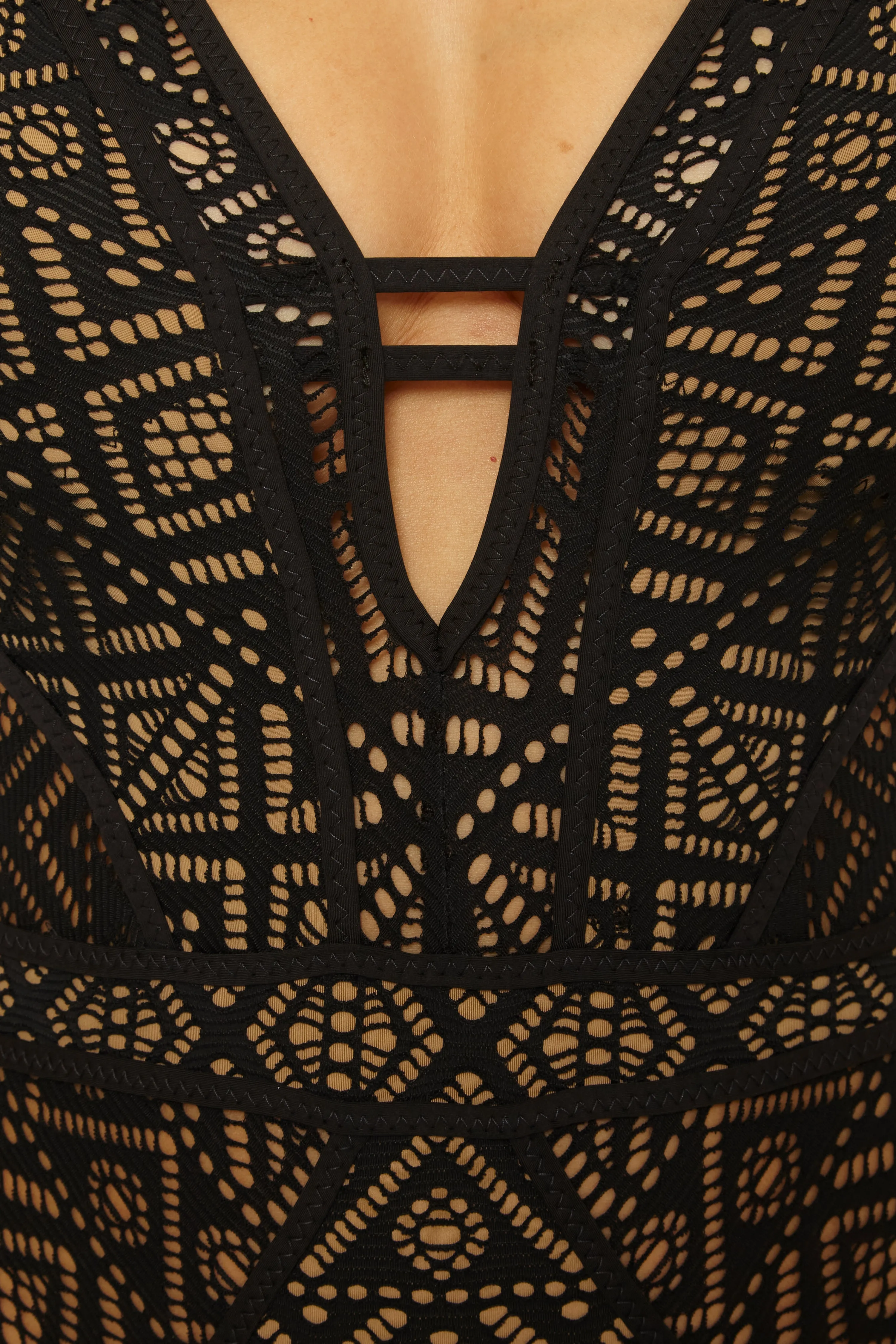 COLOR PLAY 1PC PLUNGE sold by BECCA product image thumbnail 3