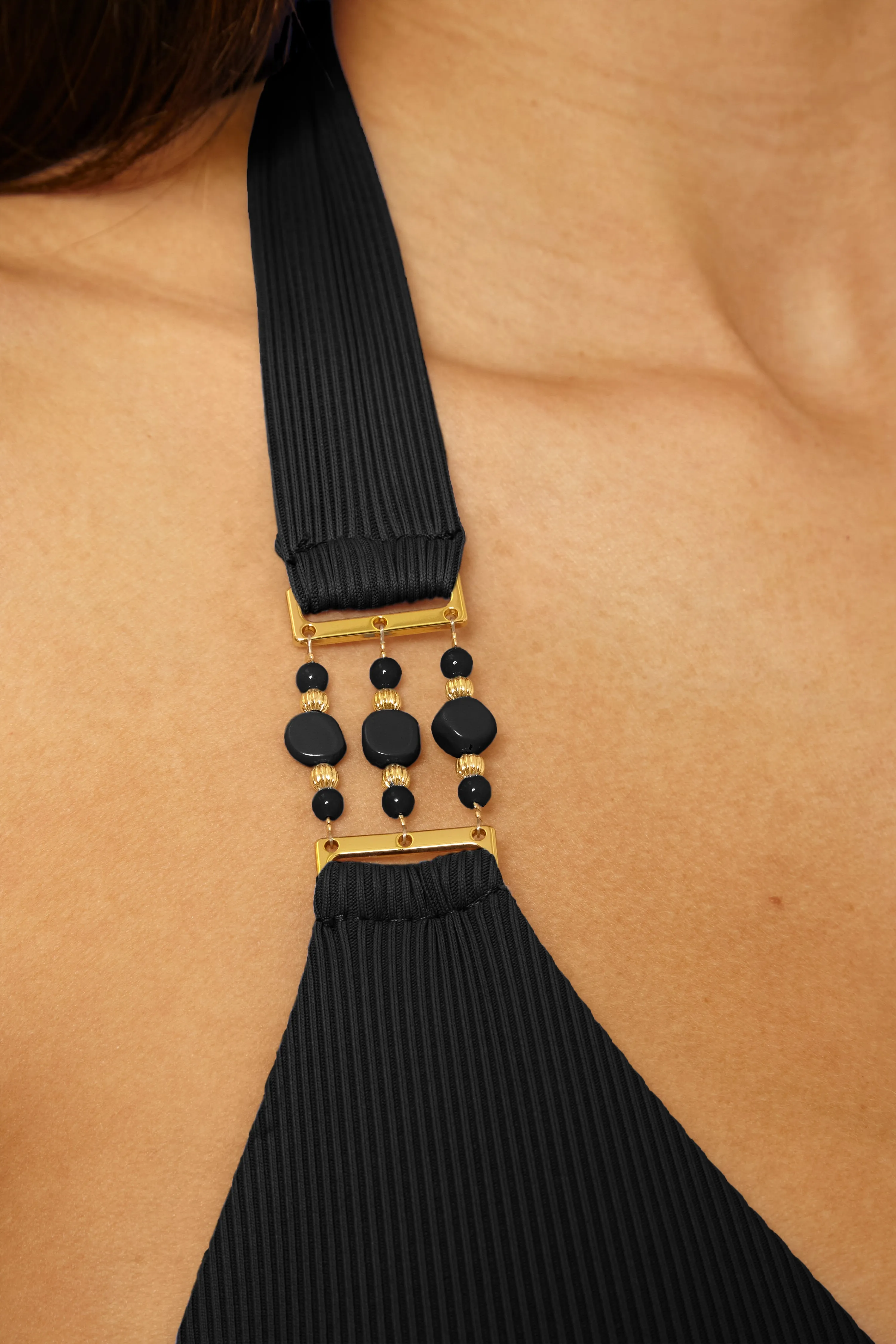 MODERN EDGE TRIANGLE sold by BECCA product image thumbnail 3