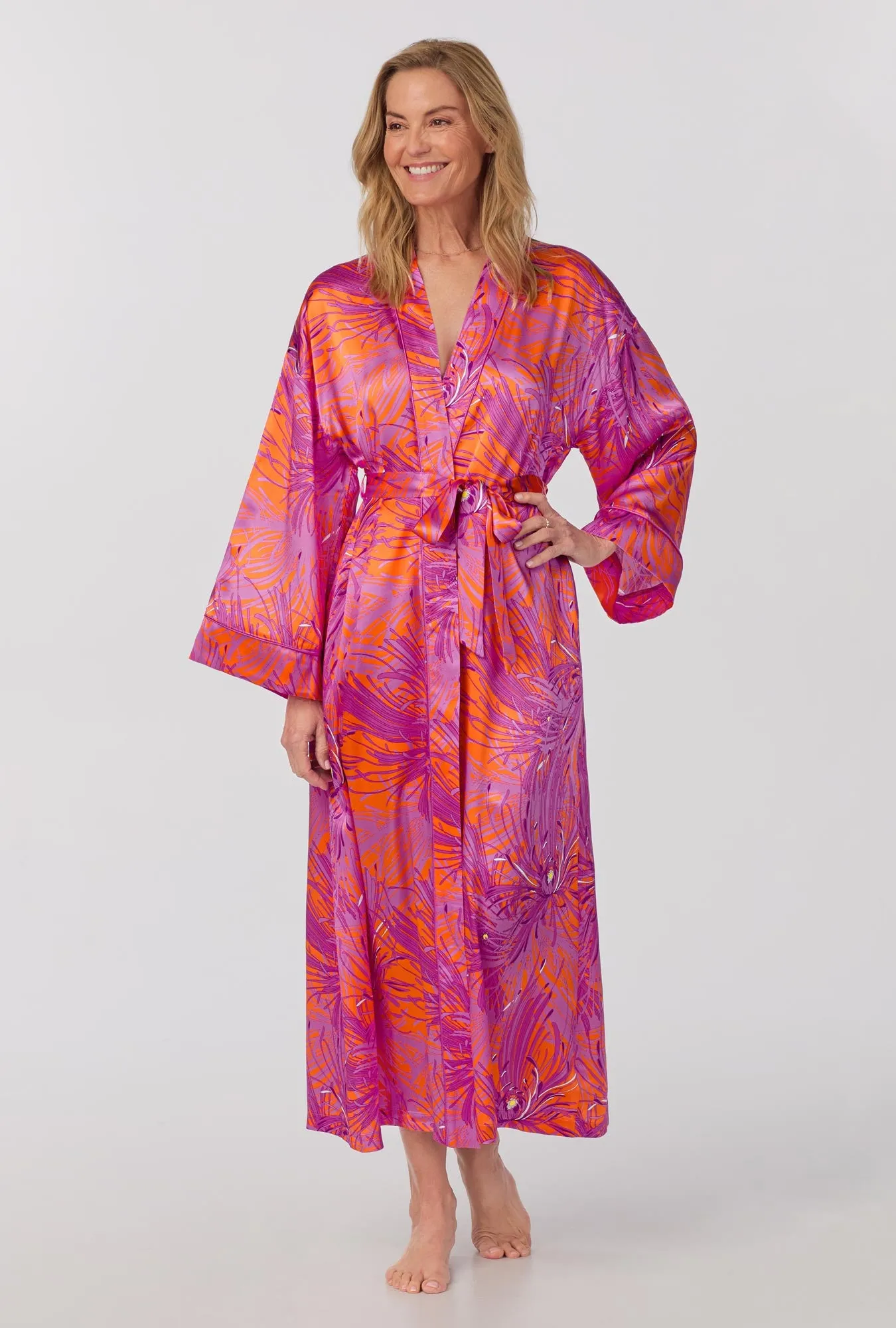 BedHead x Trina Turk Fuji Mums Banded Collar Washable Silk Robe sold by BedHead product image thumbnail 2