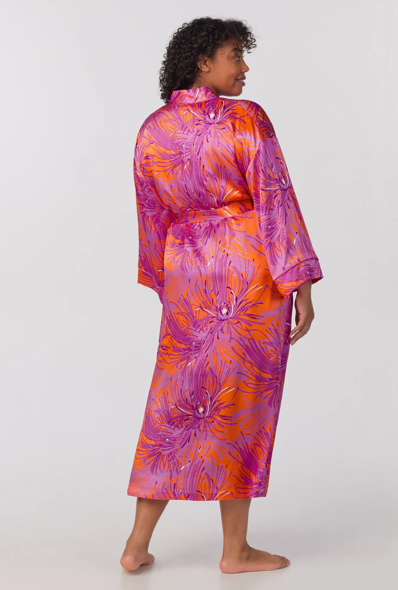 BedHead x Trina Turk Fuji Mums Banded Collar Washable Silk Robe sold by BedHead product image thumbnail 5