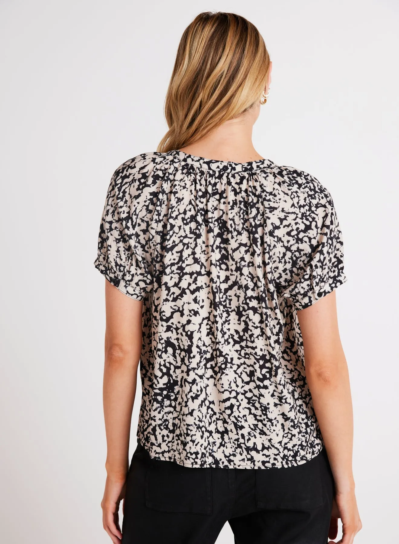 Short Sleeve Raglan Pullover - Abstract Bloom Print sold by Bella Dahl product image thumbnail 2