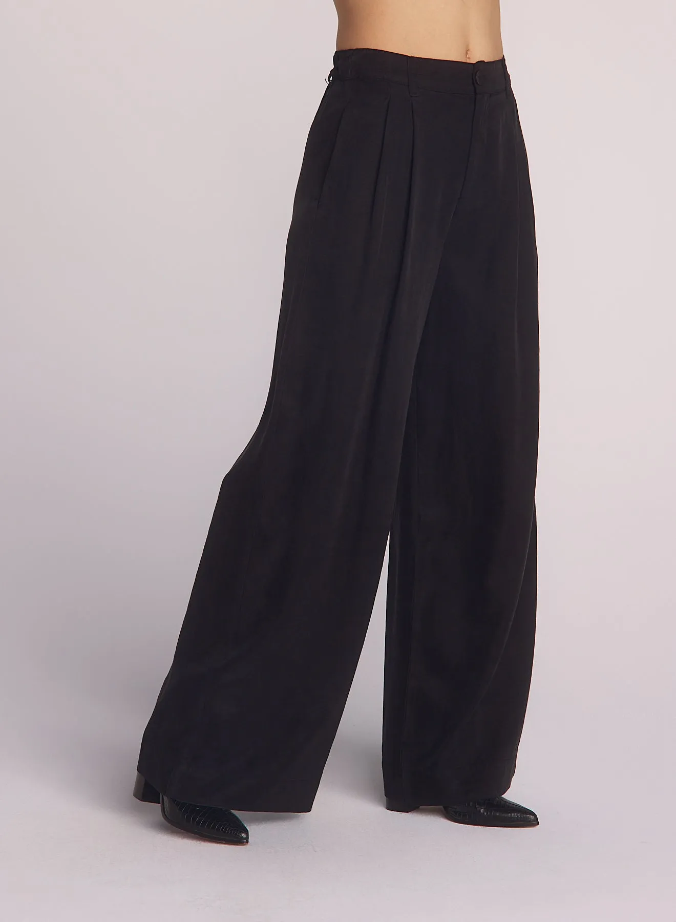 Double Pleated Wide Leg High Waist Pant- Black sold by Bella Dahl product image thumbnail 2