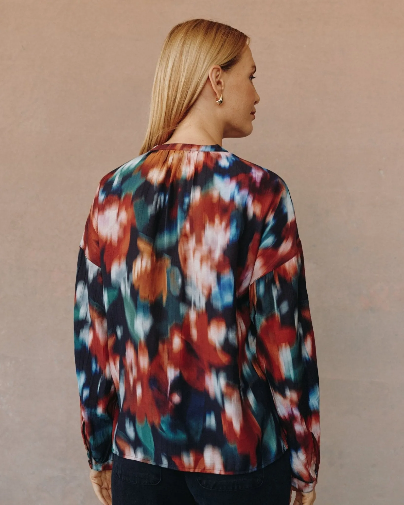 Mandarin Collar Button Down - Blurred Floral Print sold by Bella Dahl product image thumbnail 5