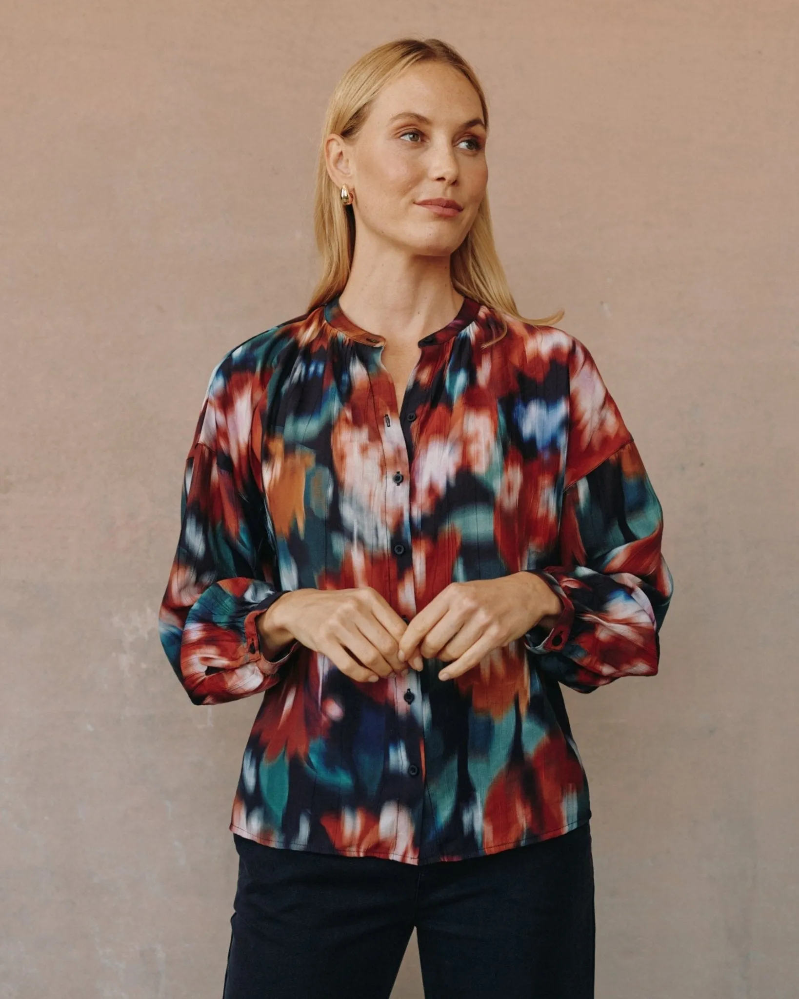 Mandarin Collar Button Down - Blurred Floral Print sold by Bella Dahl product image thumbnail 3