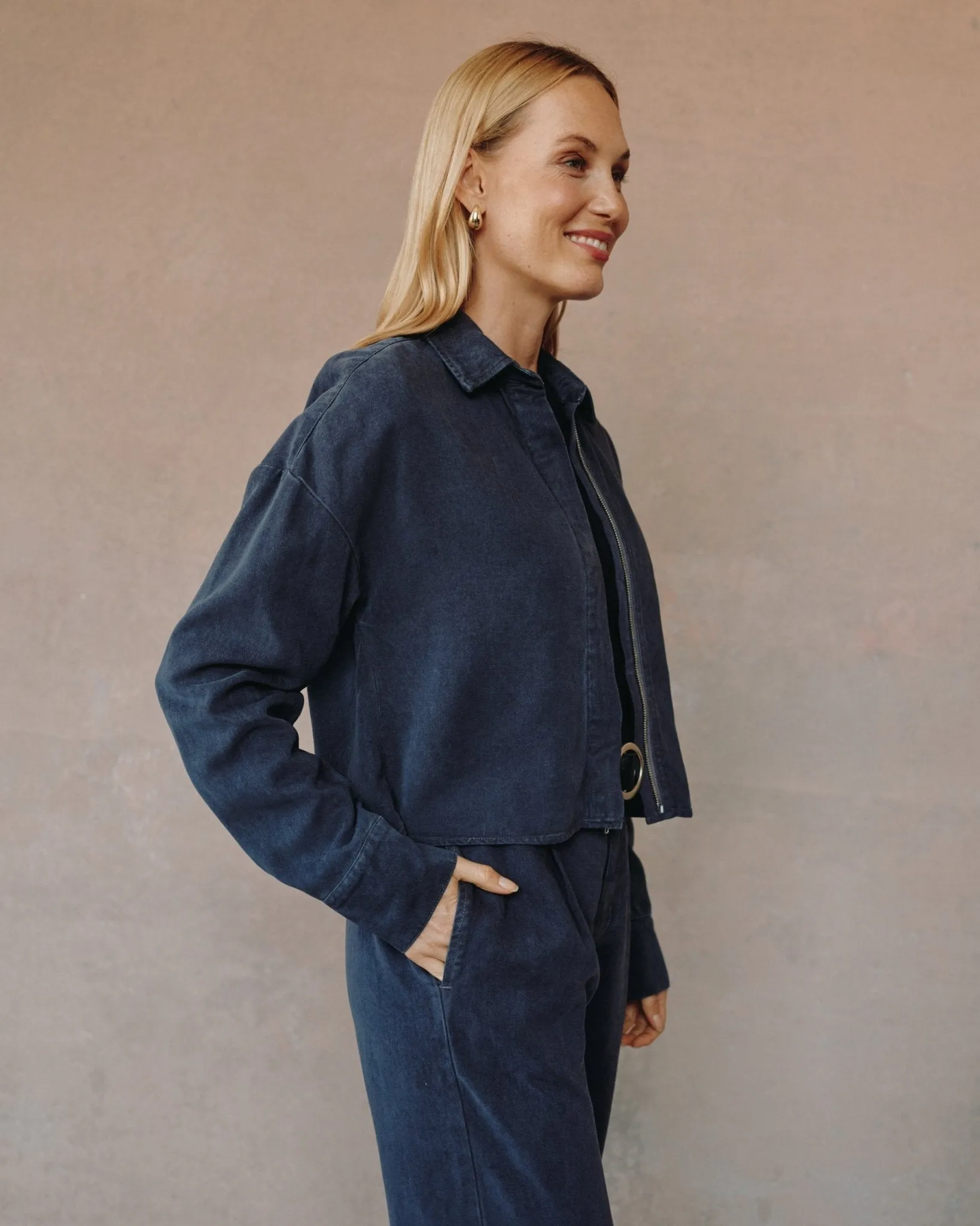 Oversized Cropped Shacket - Charcoal sold by Bella Dahl product image thumbnail 3