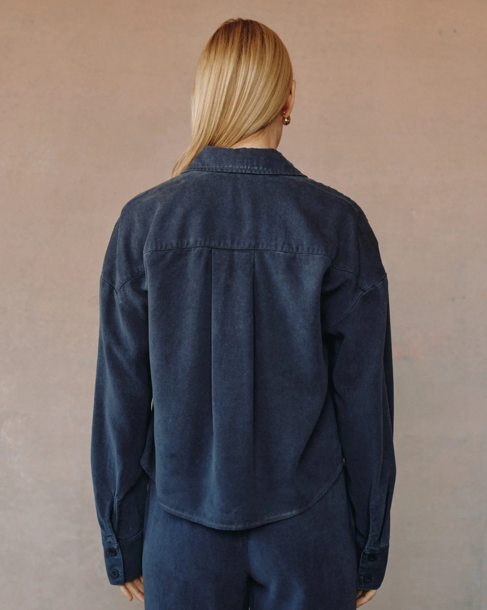 Oversized Cropped Shacket - Charcoal sold by Bella Dahl product image thumbnail 4
