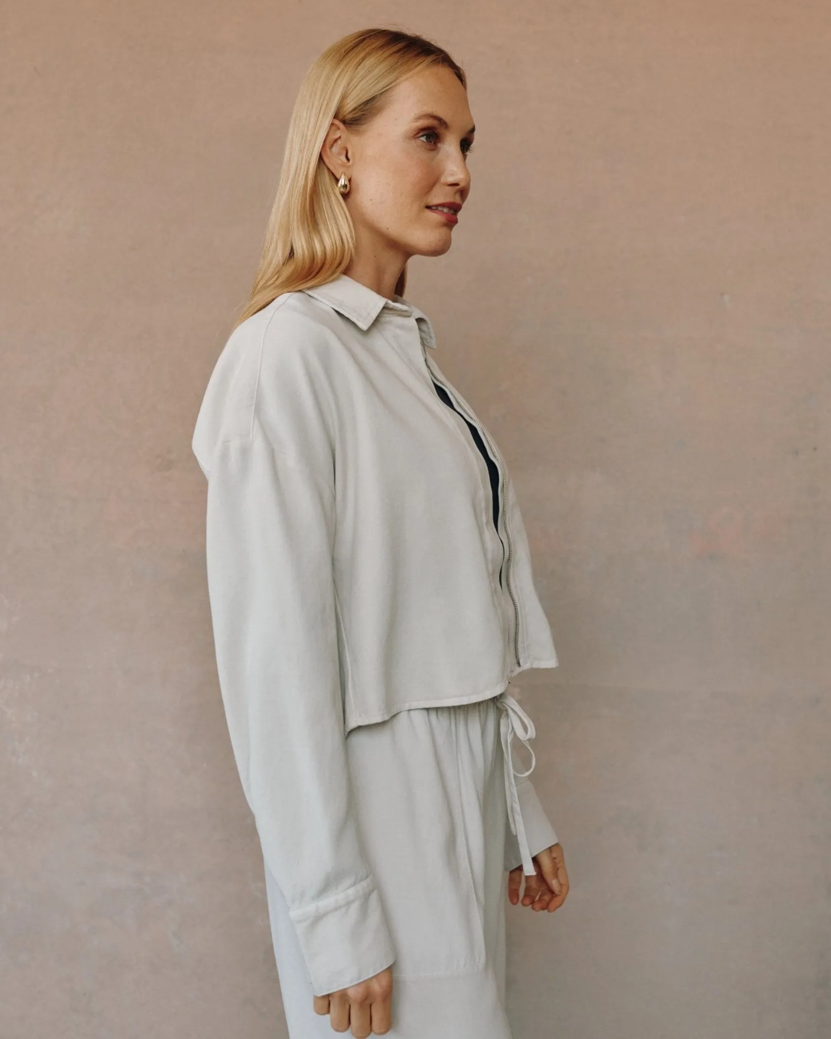 Oversized Cropped Shacket - Ivory Smoke sold by Bella Dahl product image thumbnail 4