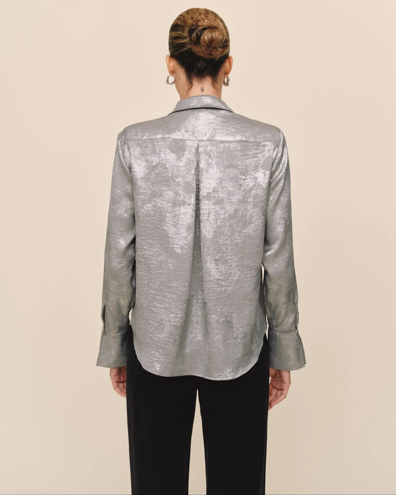 Flowy Wide Collar Button Down - Silver Distress Foil sold by Bella Dahl product image thumbnail 4