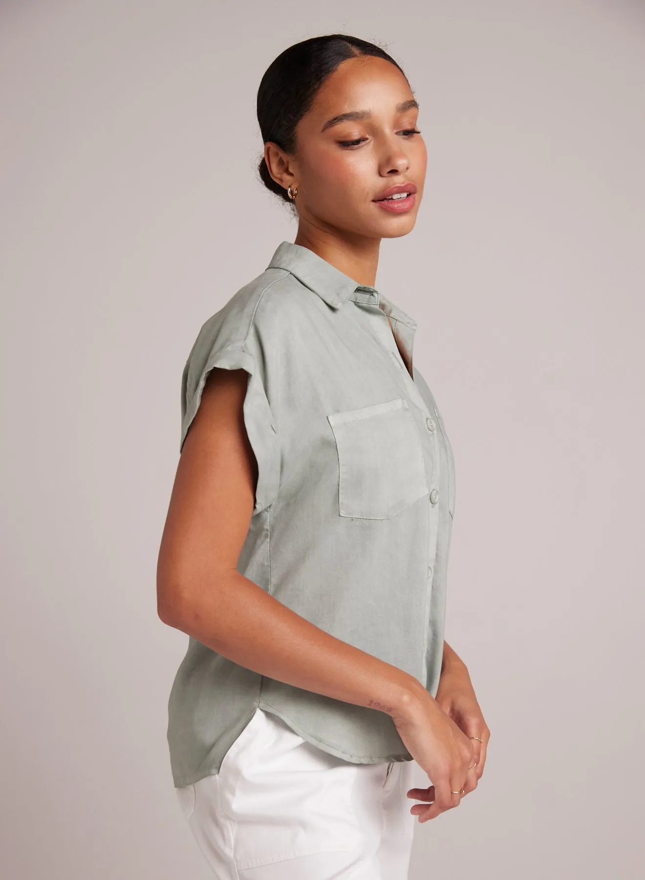 Two Pocket Short Sleeve Shirt - Oasis Green sold by Bella Dahl product image thumbnail 4