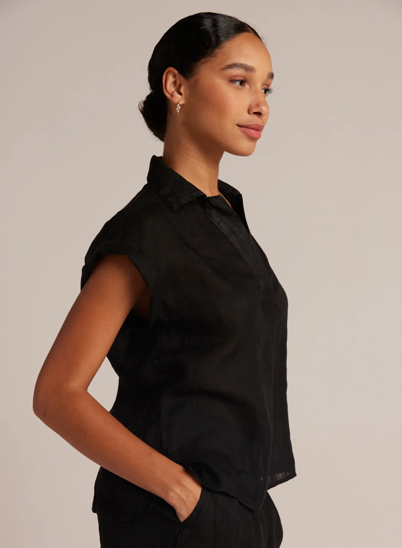 Linen Short Sleeve Pullover - Black sold by Bella Dahl product image thumbnail 4