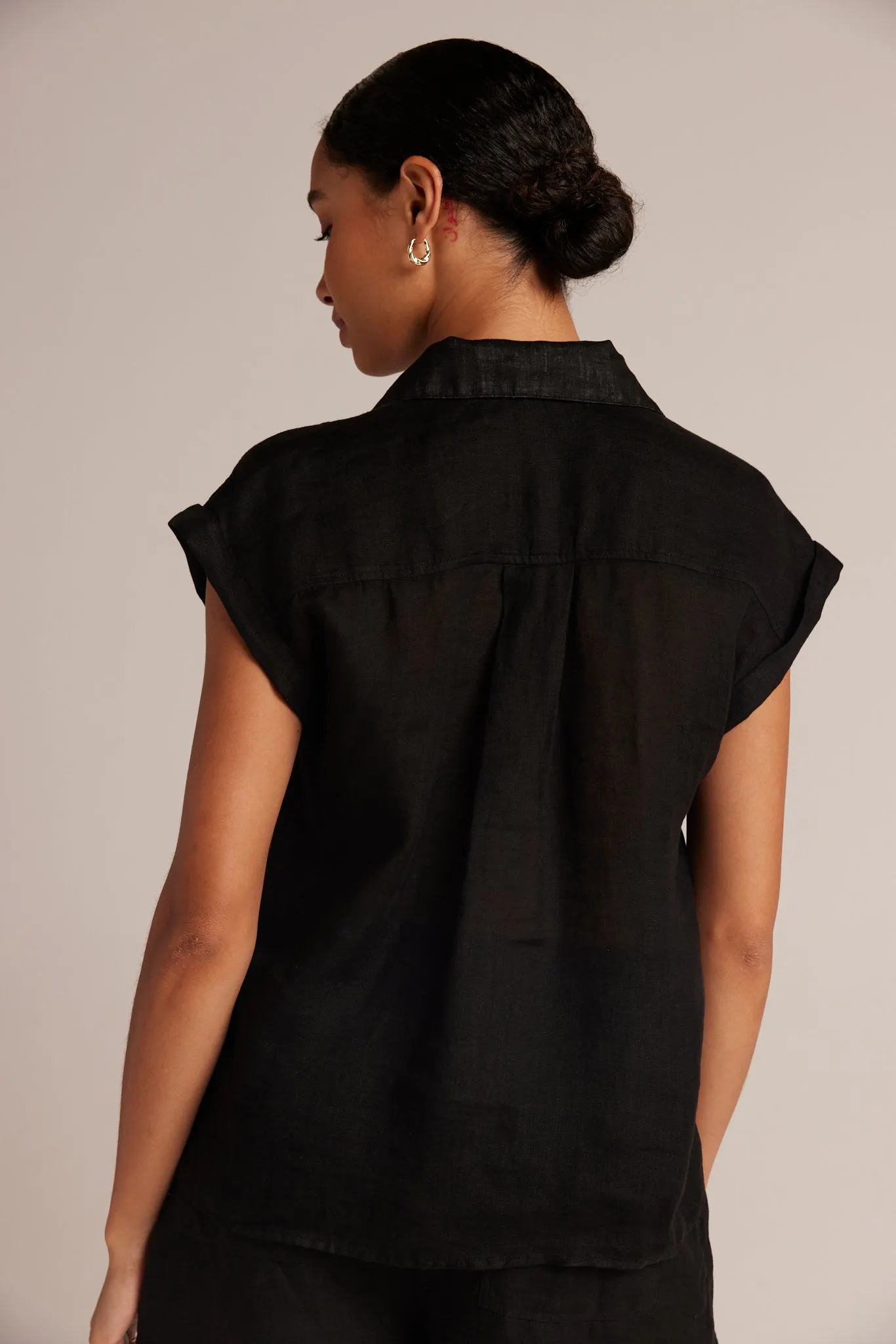 Linen Short Sleeve Pullover - Black sold by Bella Dahl product image thumbnail 3