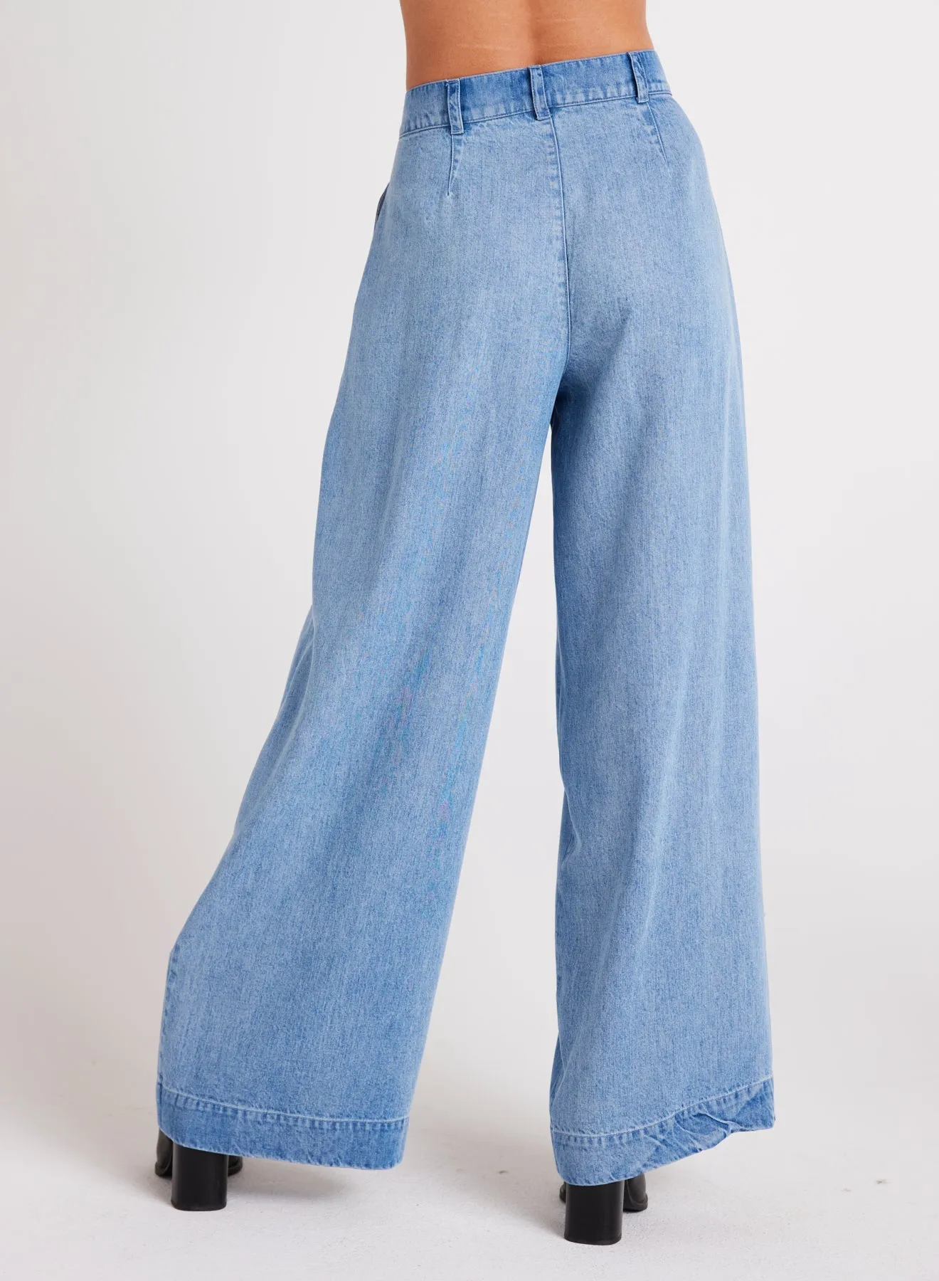 Greta Pleated Wide Leg Trouser - Vintage Horizon Wash sold by Bella Dahl product image thumbnail 3