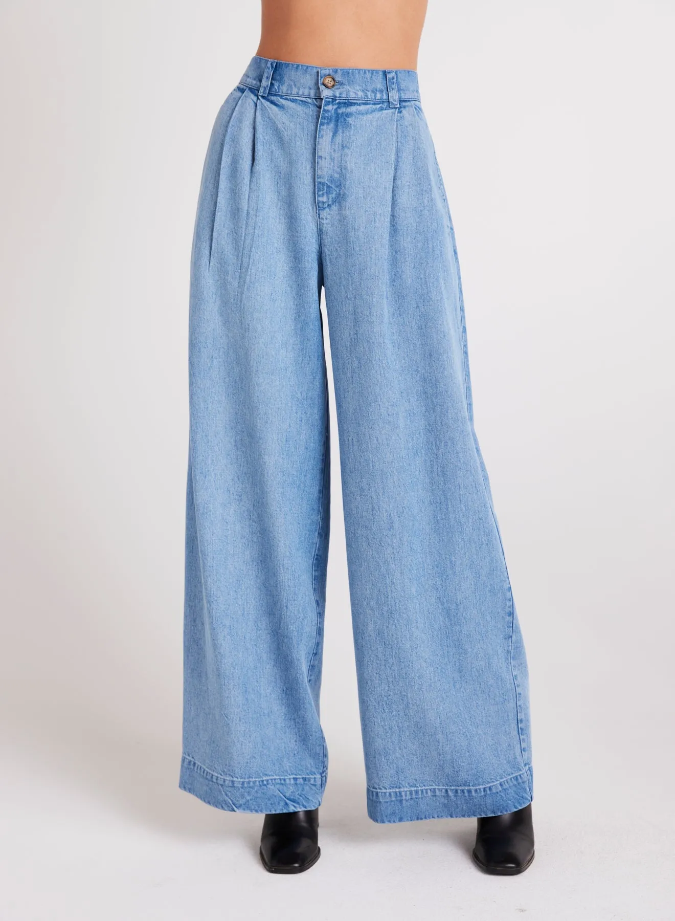 Greta Pleated Wide Leg Trouser - Vintage Horizon Wash sold by Bella Dahl product image thumbnail 2