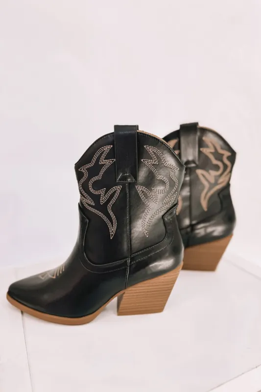 Oklahoma Smokeshow Western Boots sold by Bella Rose boutique